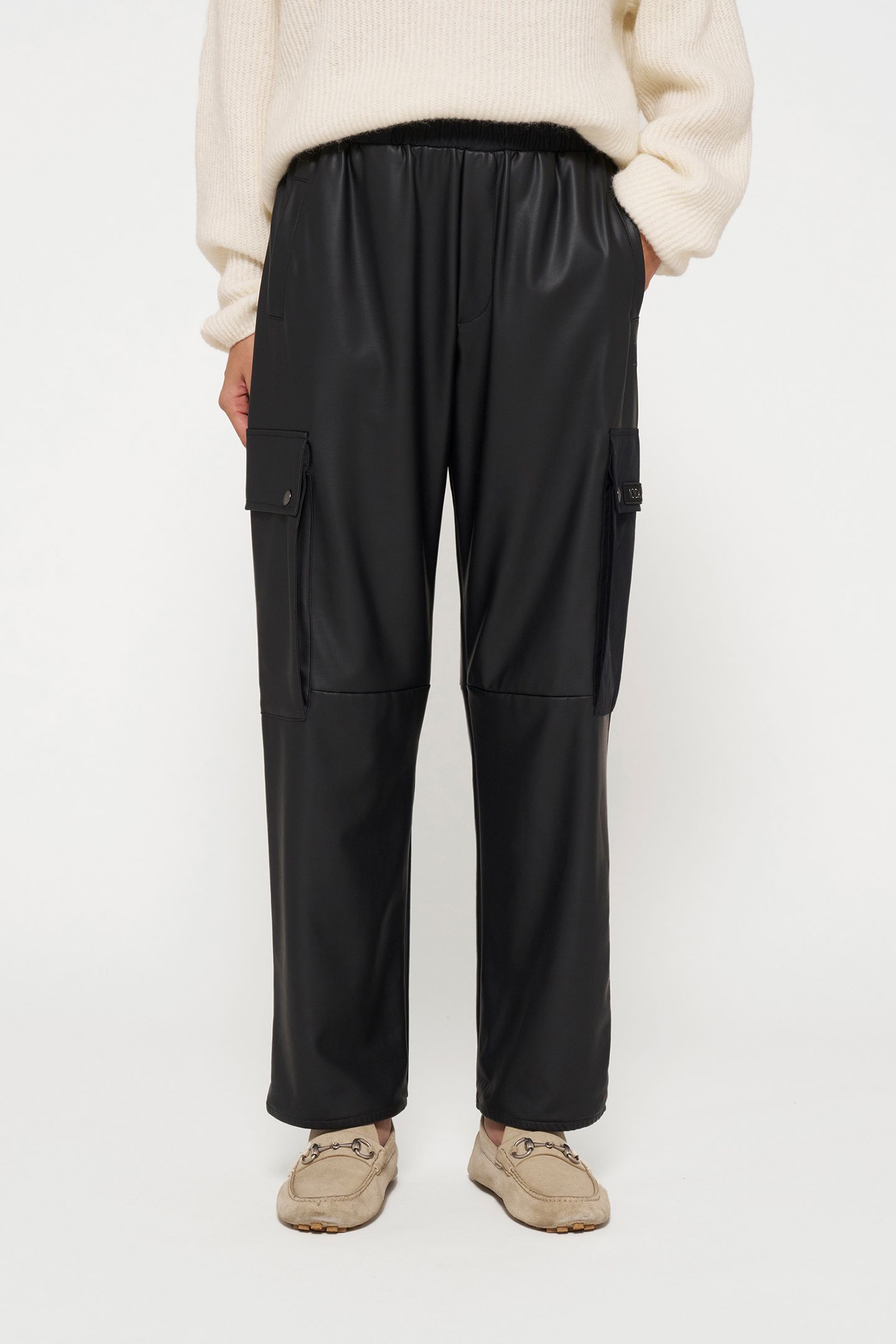 LEATHERLOOK CARGO PANTS BLACK 1