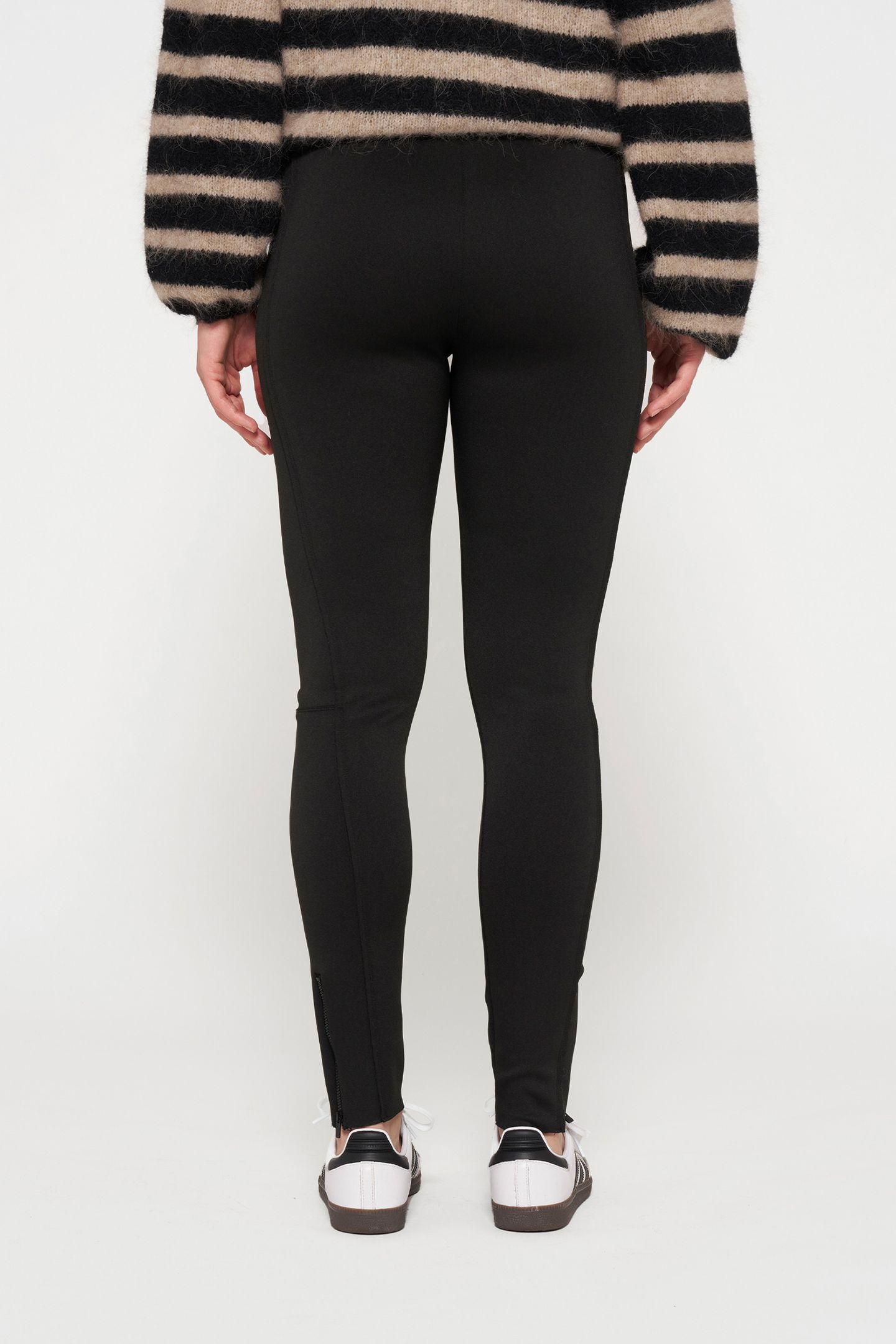 EASY FITTED PANTS SCUBA BLACK 2