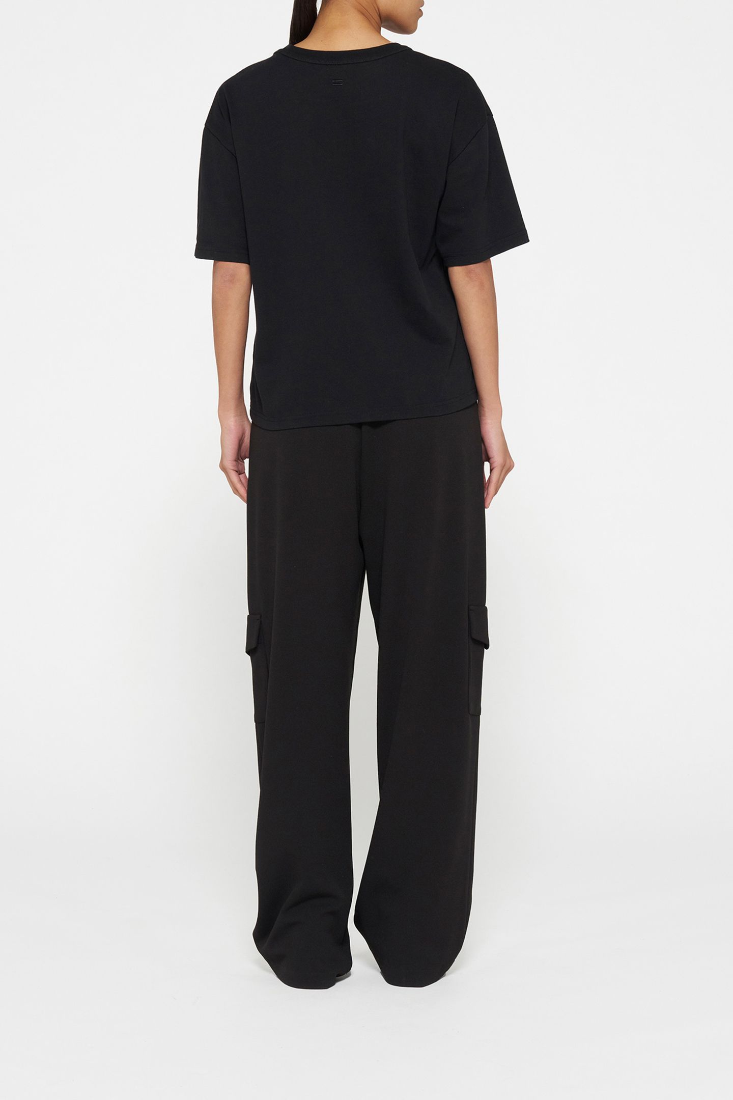 TEE PEARLS BLACK 3