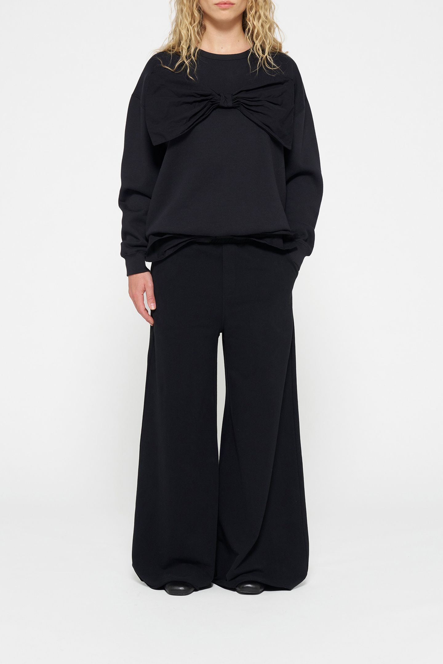 STATEMENT SWEATER BOW BLACK 2