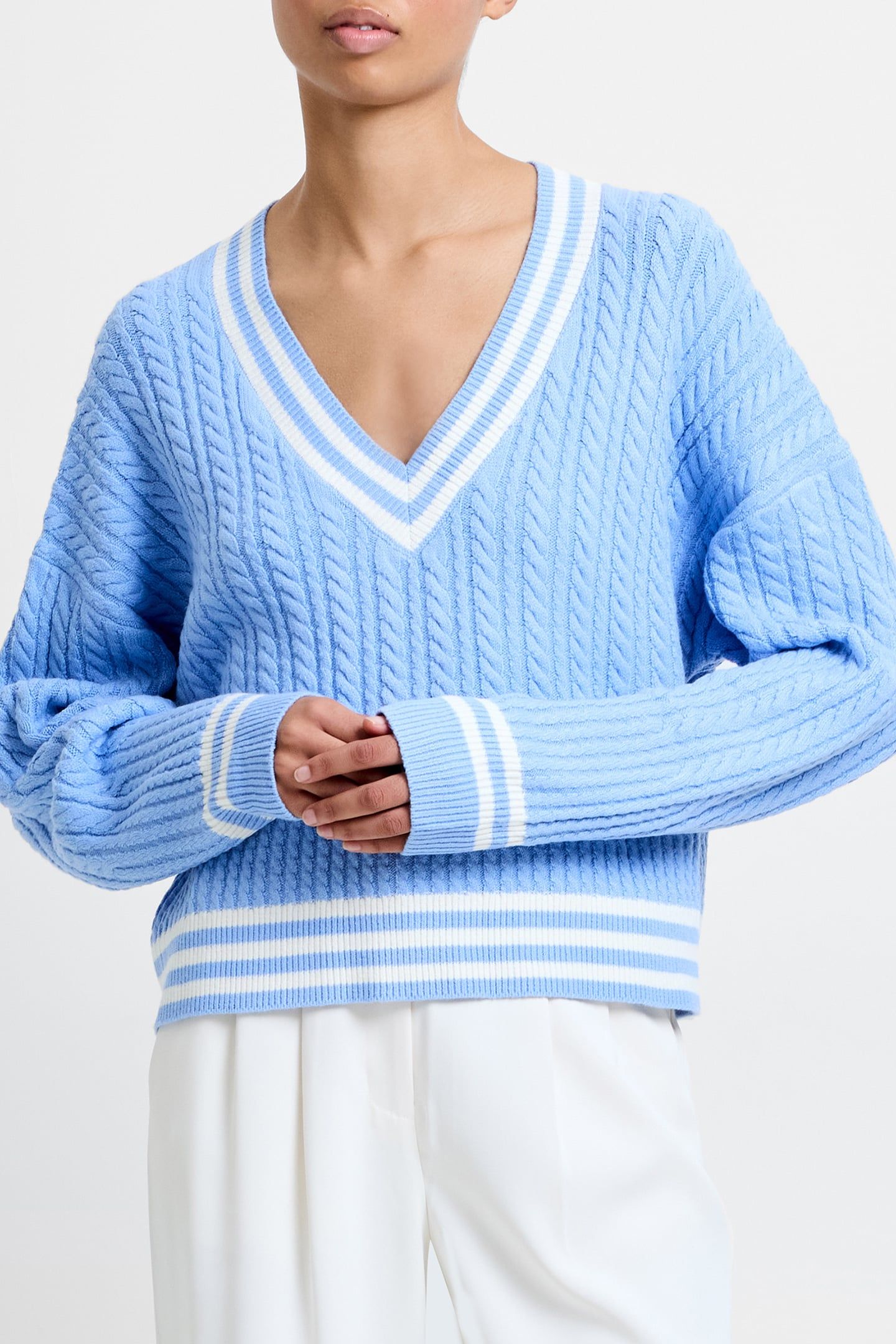 BABYSOFT CABLE V NECK JUMPER DUSTED BLUE/WIN WHT 3