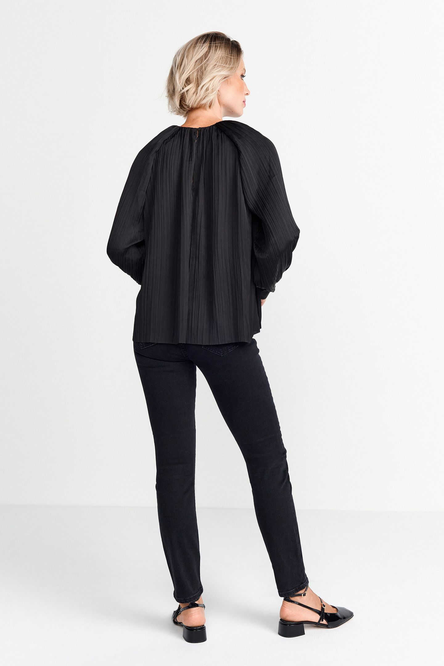 PLISSEE BLOUSE BLACK 3