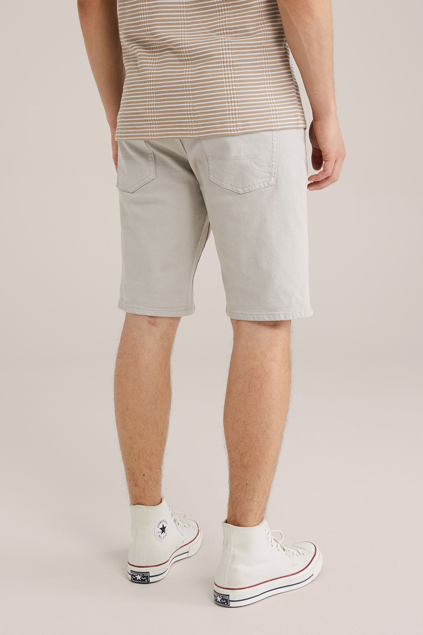 SHORT LIGHT GREY 2