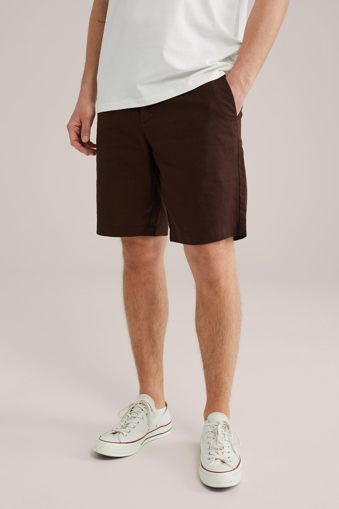 SHORT DARK BROWN 1