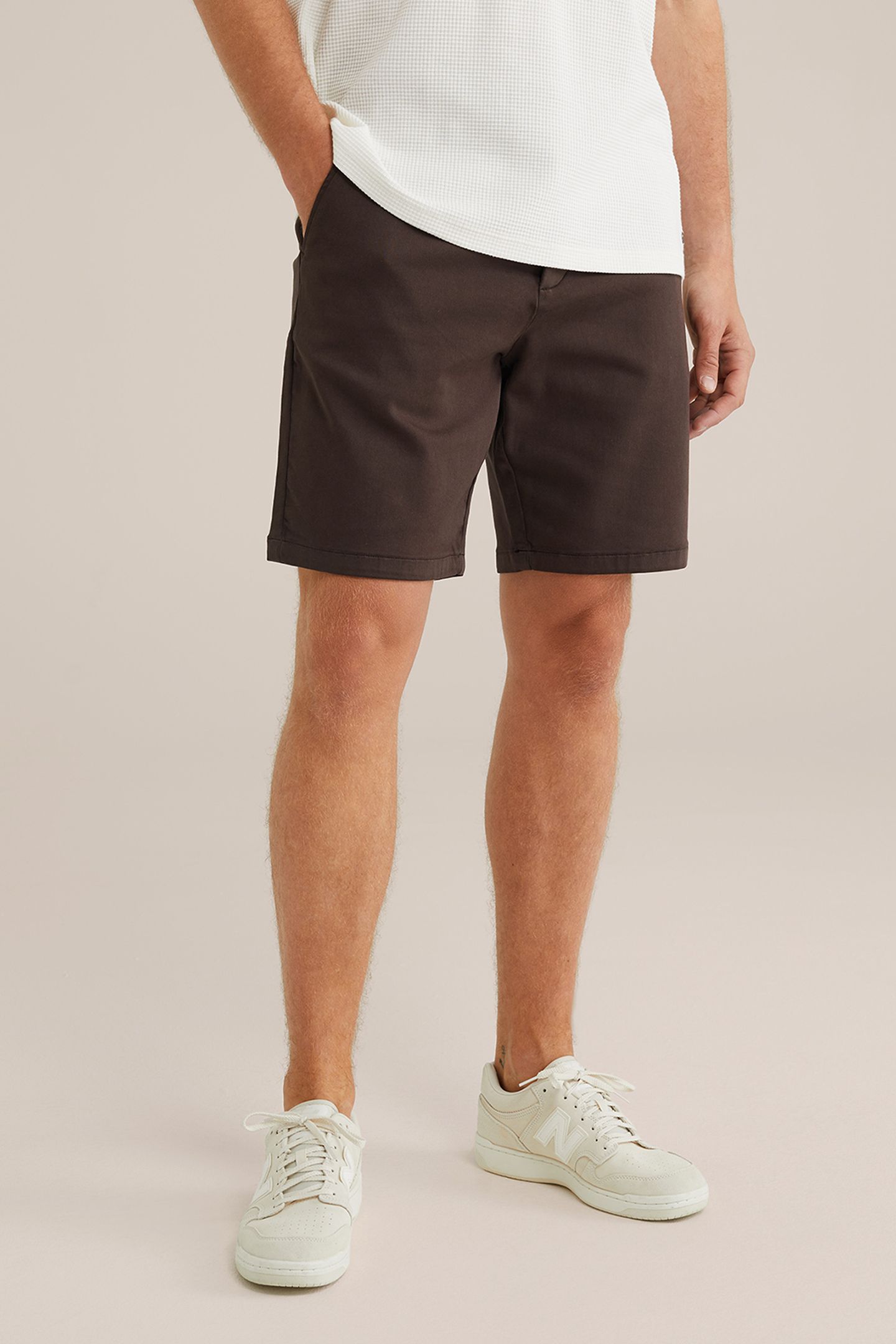 SHORT DARK BROWN 1