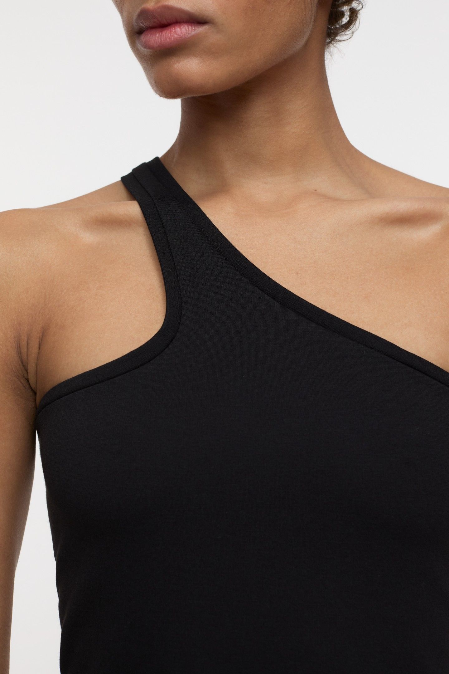 ONE SHOULDER TANKTOP T-SHIRTS BLACK 4