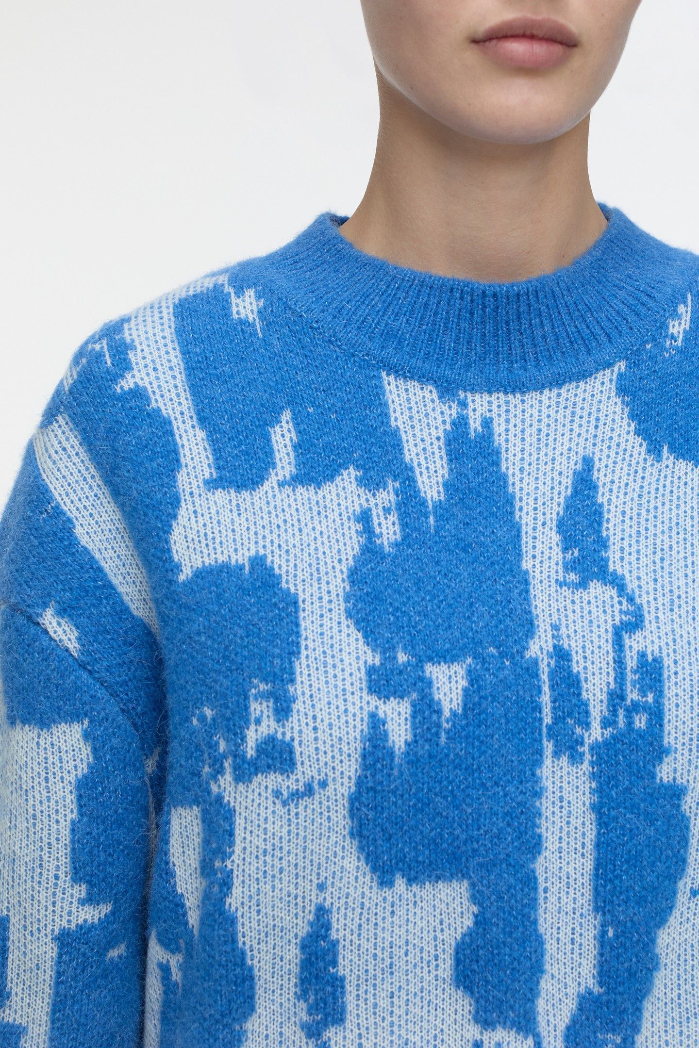CREW NECK JACQUARD KNITS LAKE BLUE 5