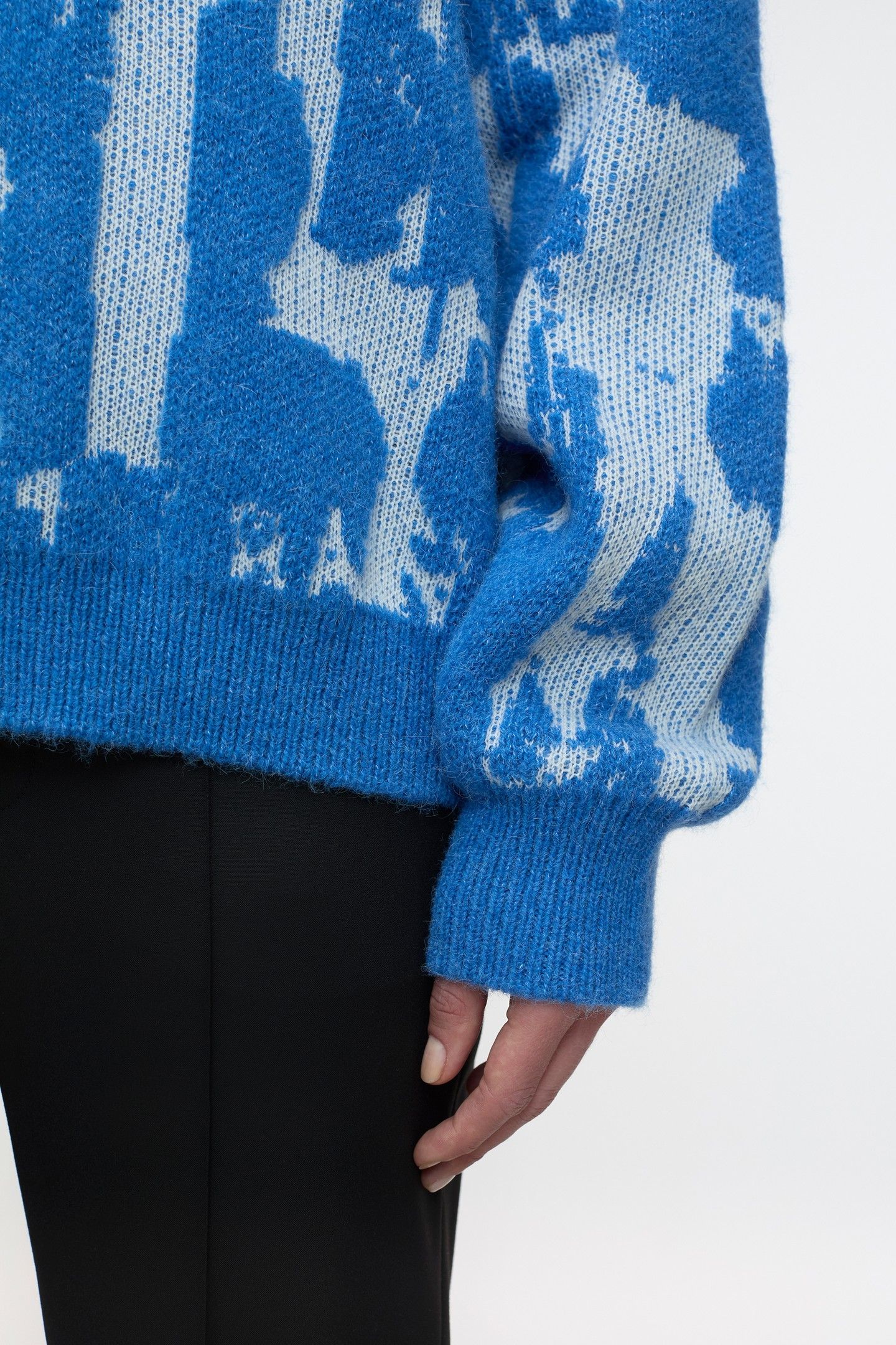 CREW NECK JACQUARD KNITS LAKE BLUE 6