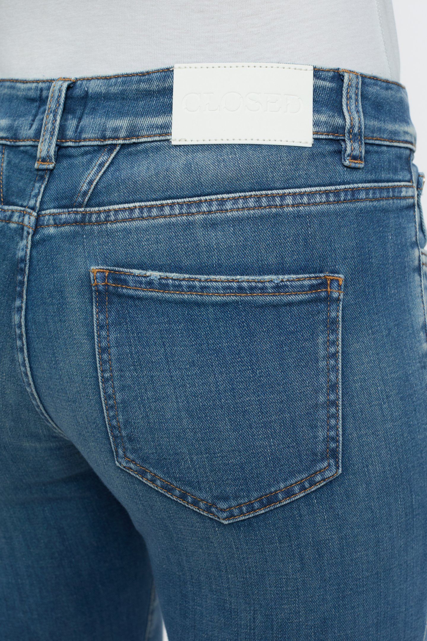 BAKER JEANS MID BLUE 4
