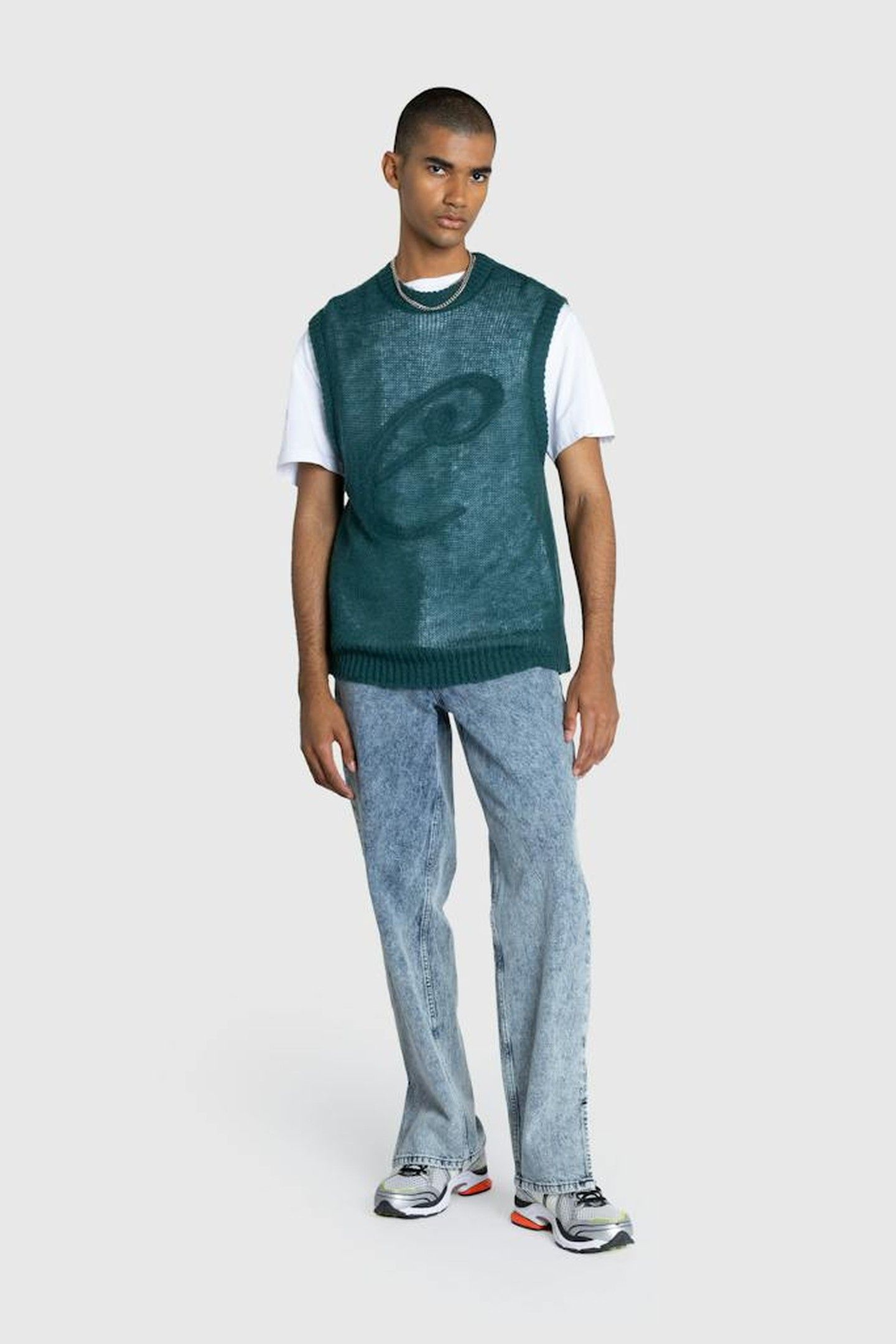 CAFÉ DE FLORE X HIGHSNOBIETY – SCRIPT SWEATER VEST GREEN 2