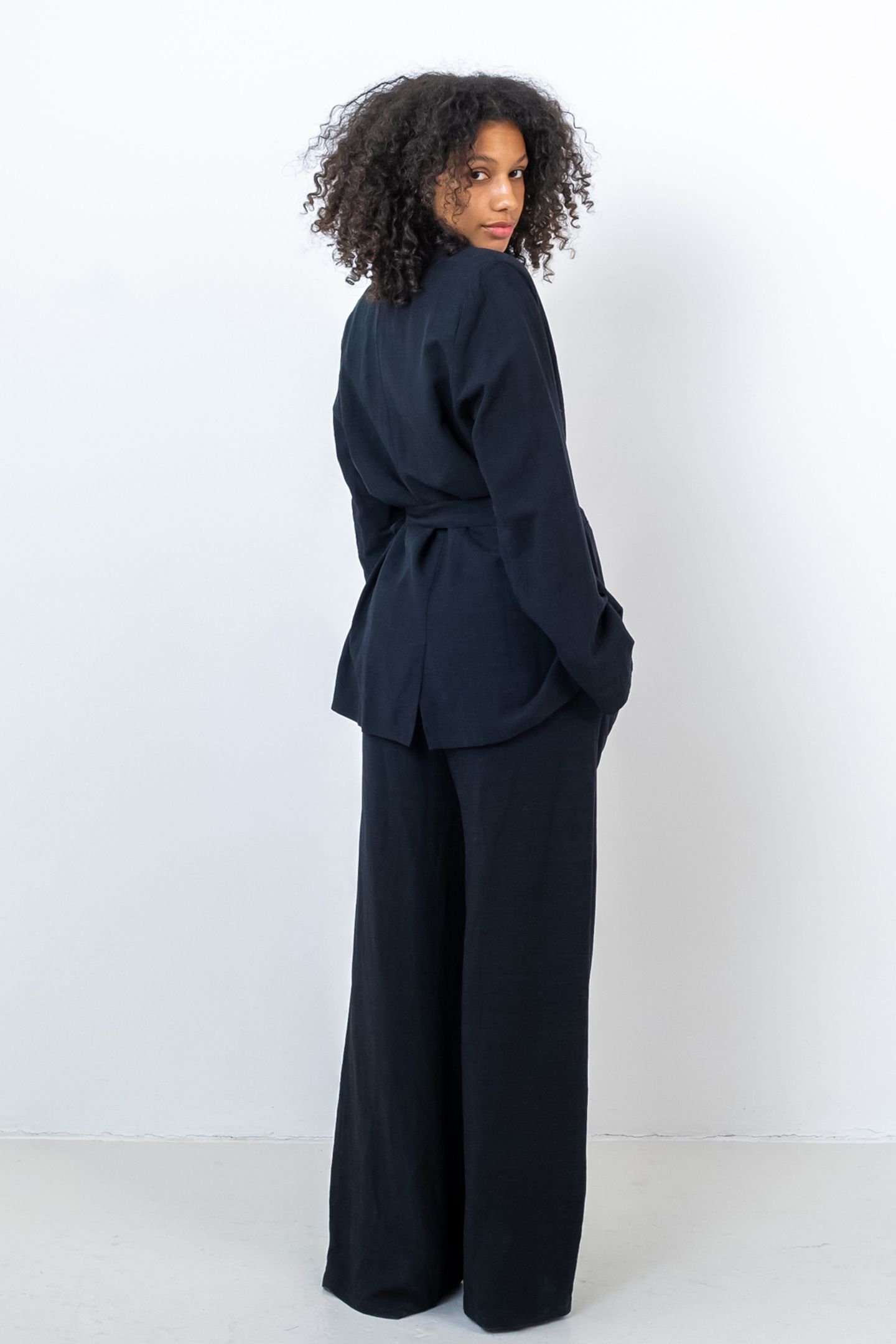BLOSSOM BLAZER BLACK 2