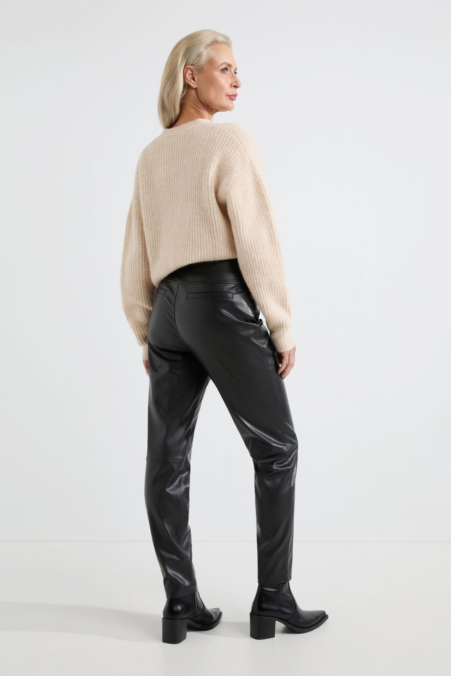 AMY PANTS BLACK 3