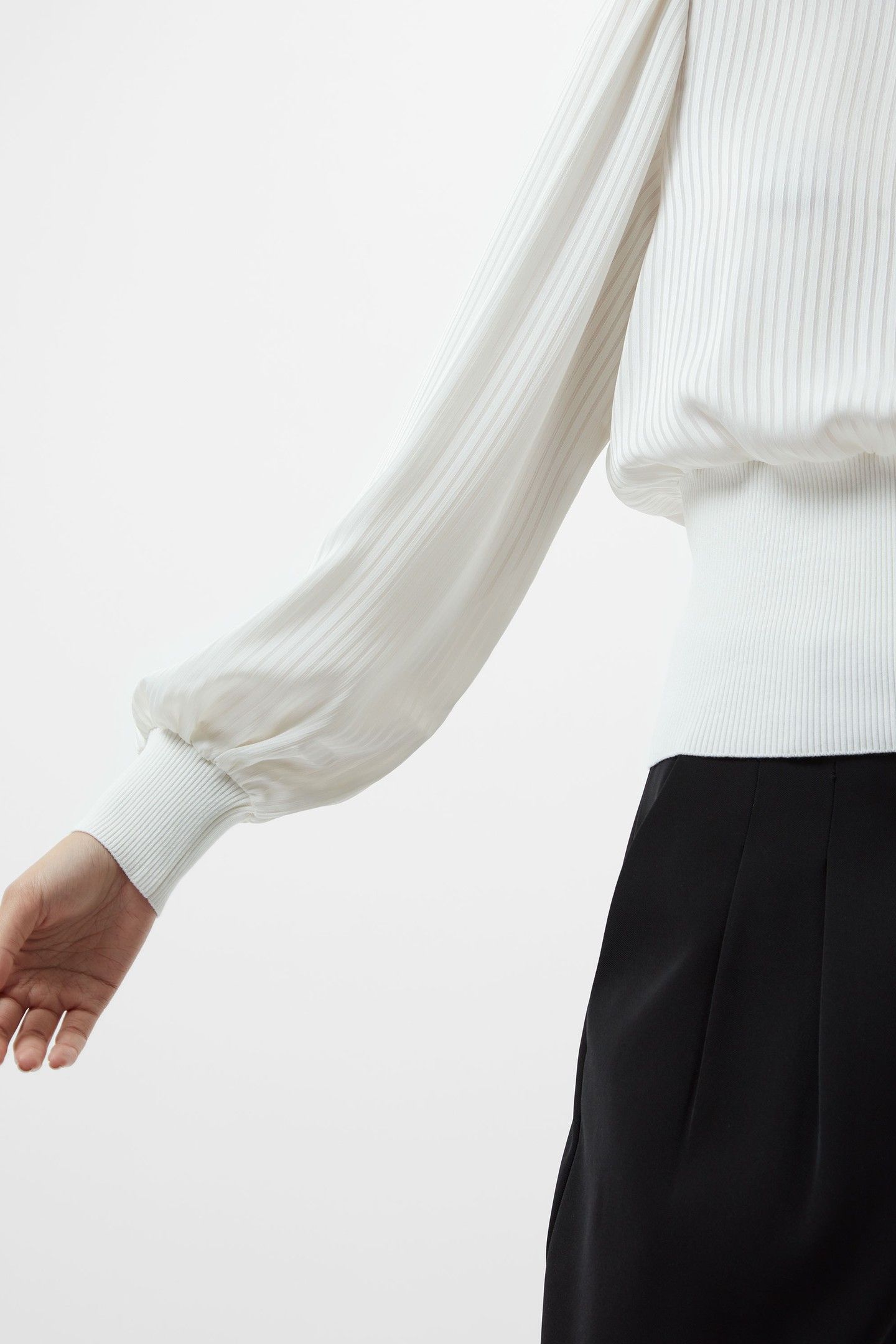 KRISTA NEVIS SLASH NECK TOP SUMMER WHITE 4