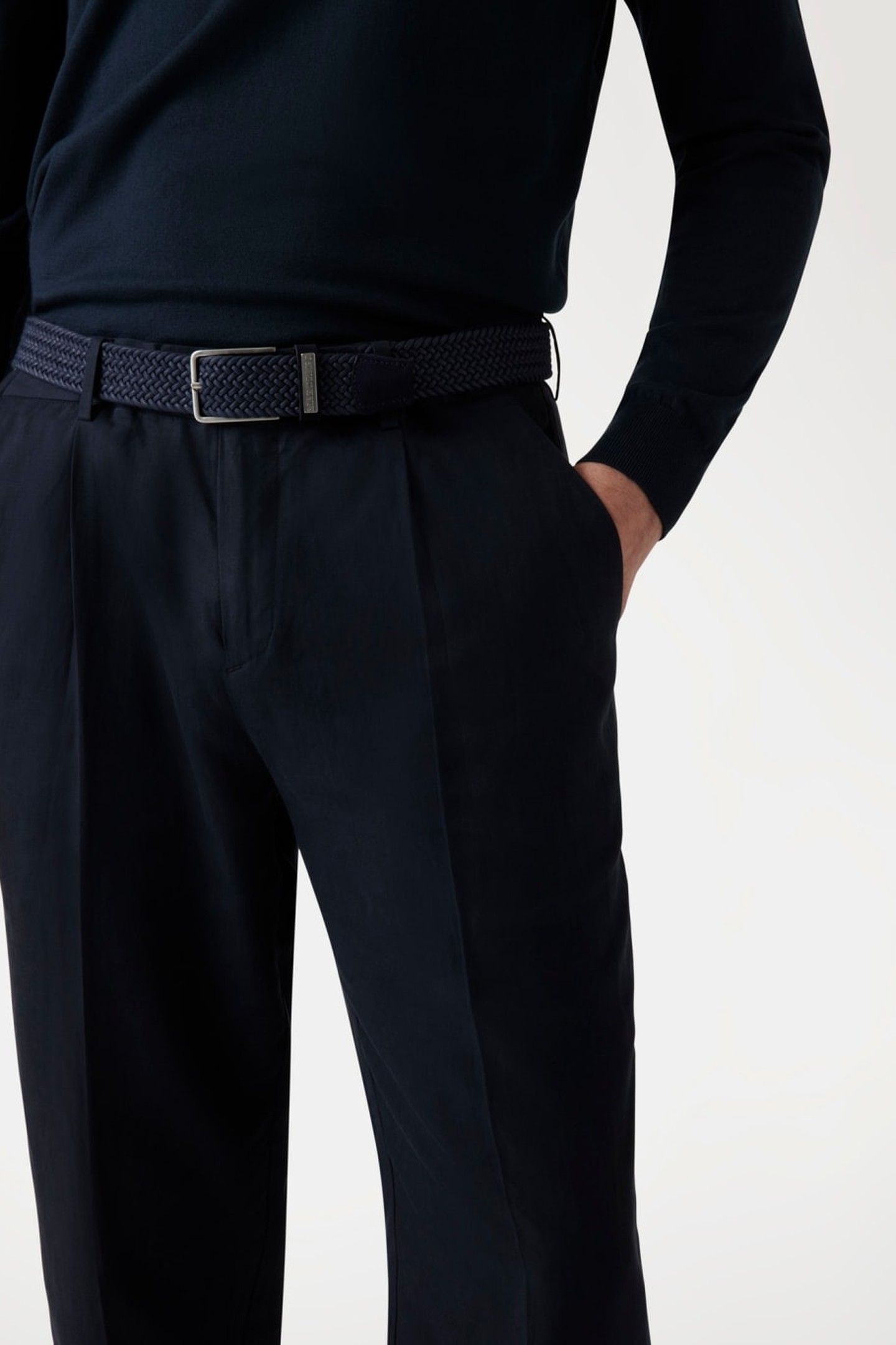 MARCIANO BY GUESS MAX PLEATED REG CHIN NAVY SEA 6
