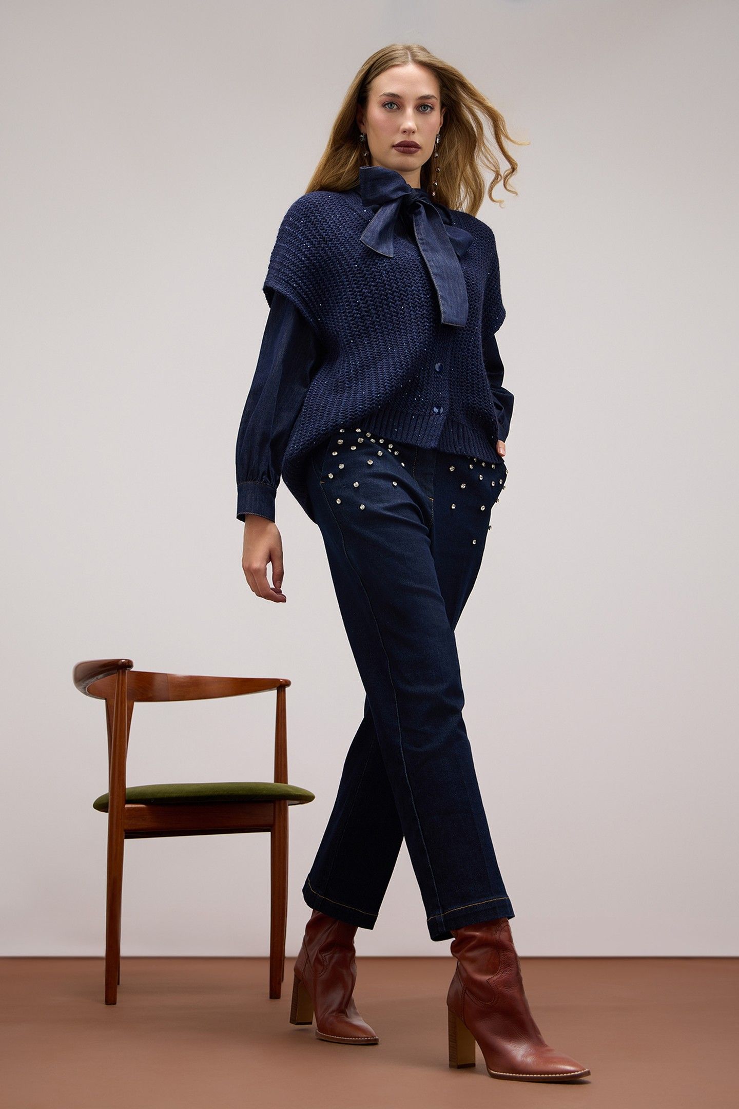 JEANS WITH CRYSTAL SET STONES BLUE 4