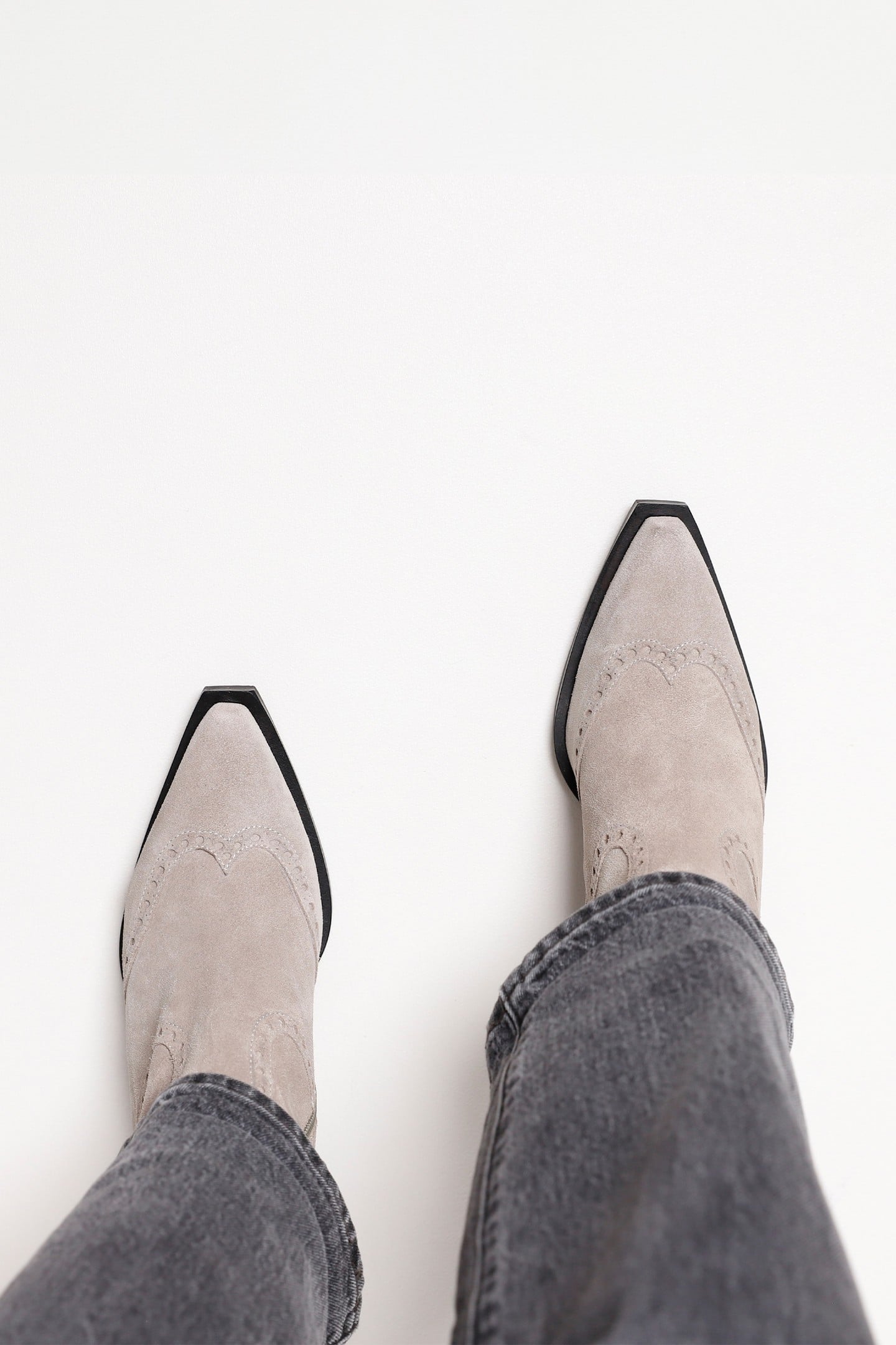 DO AIDEN ANKLE BOOTS GRAY 6