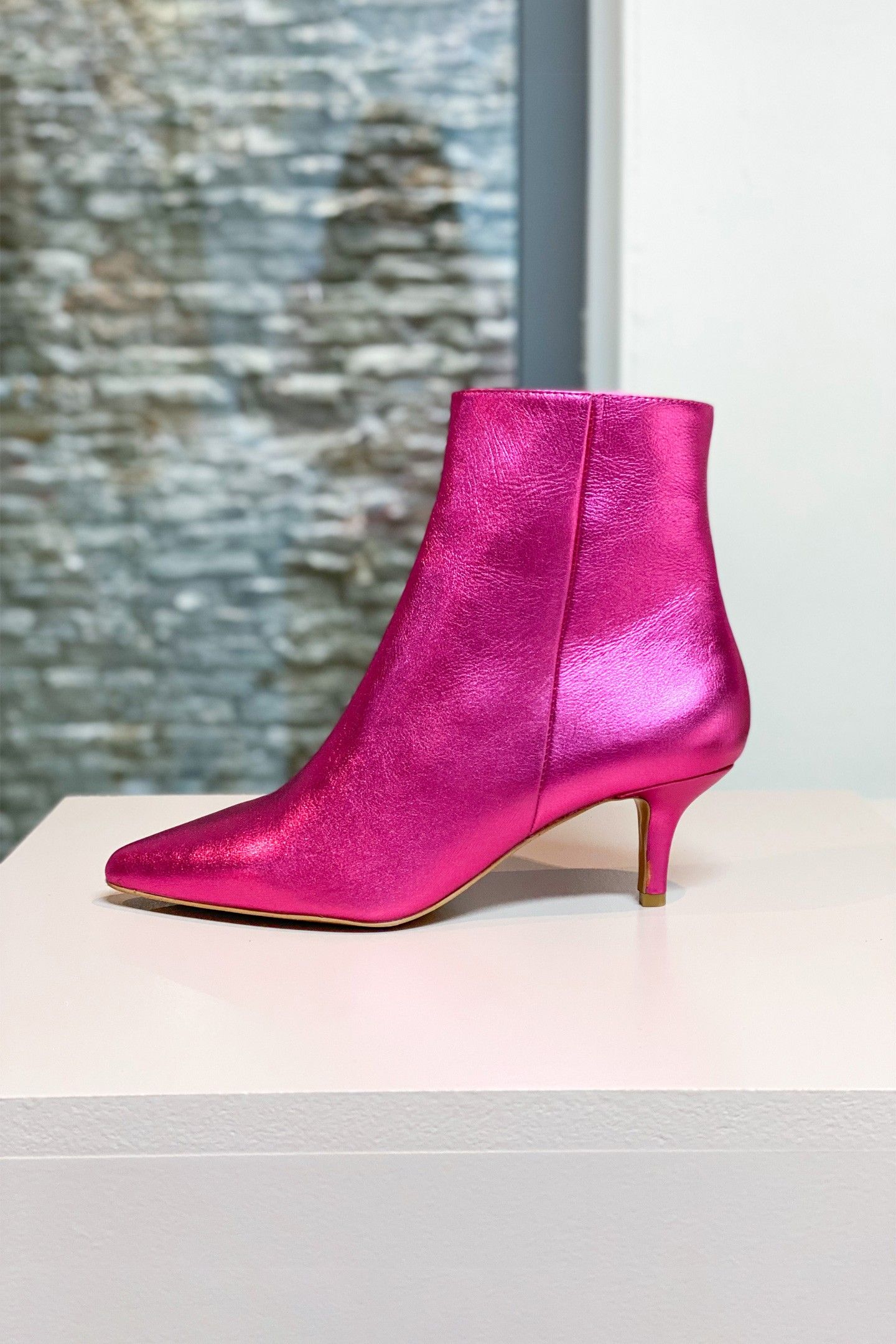 LUGO FUCHSIA 3