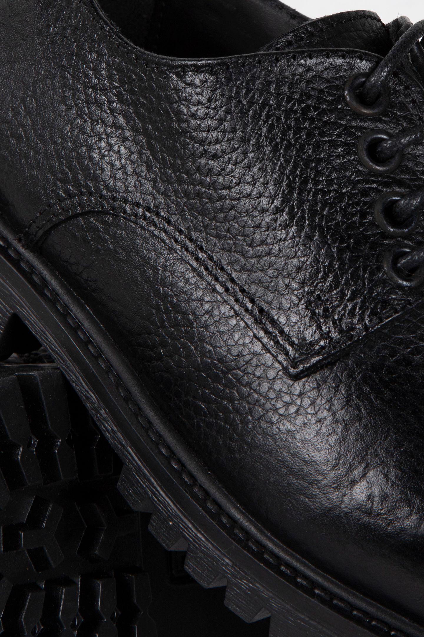 DECHASE – ZENA BLACK EMBOSSED 4