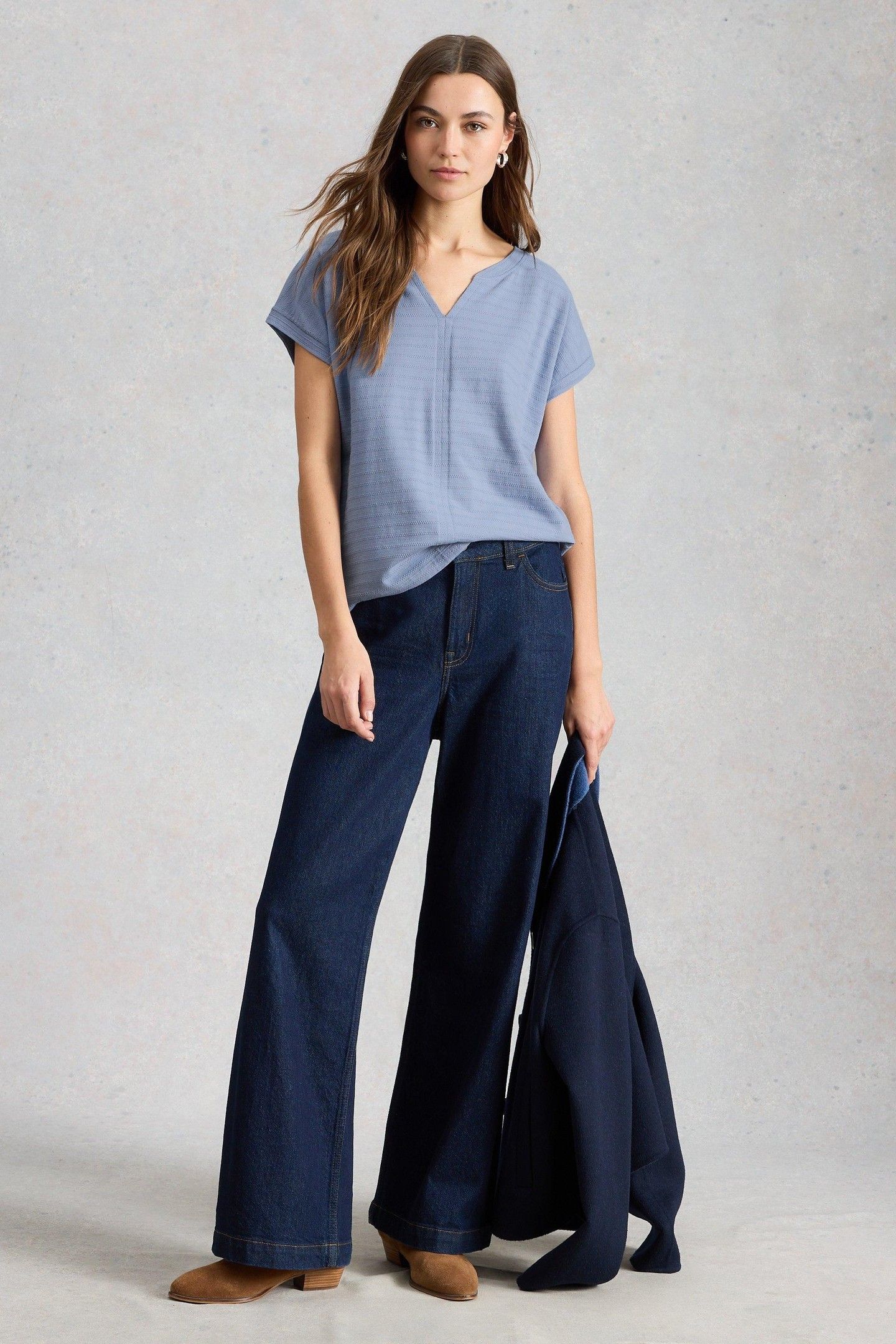 NELLY NOTCH TEXTURE TEE MID BLUE 2