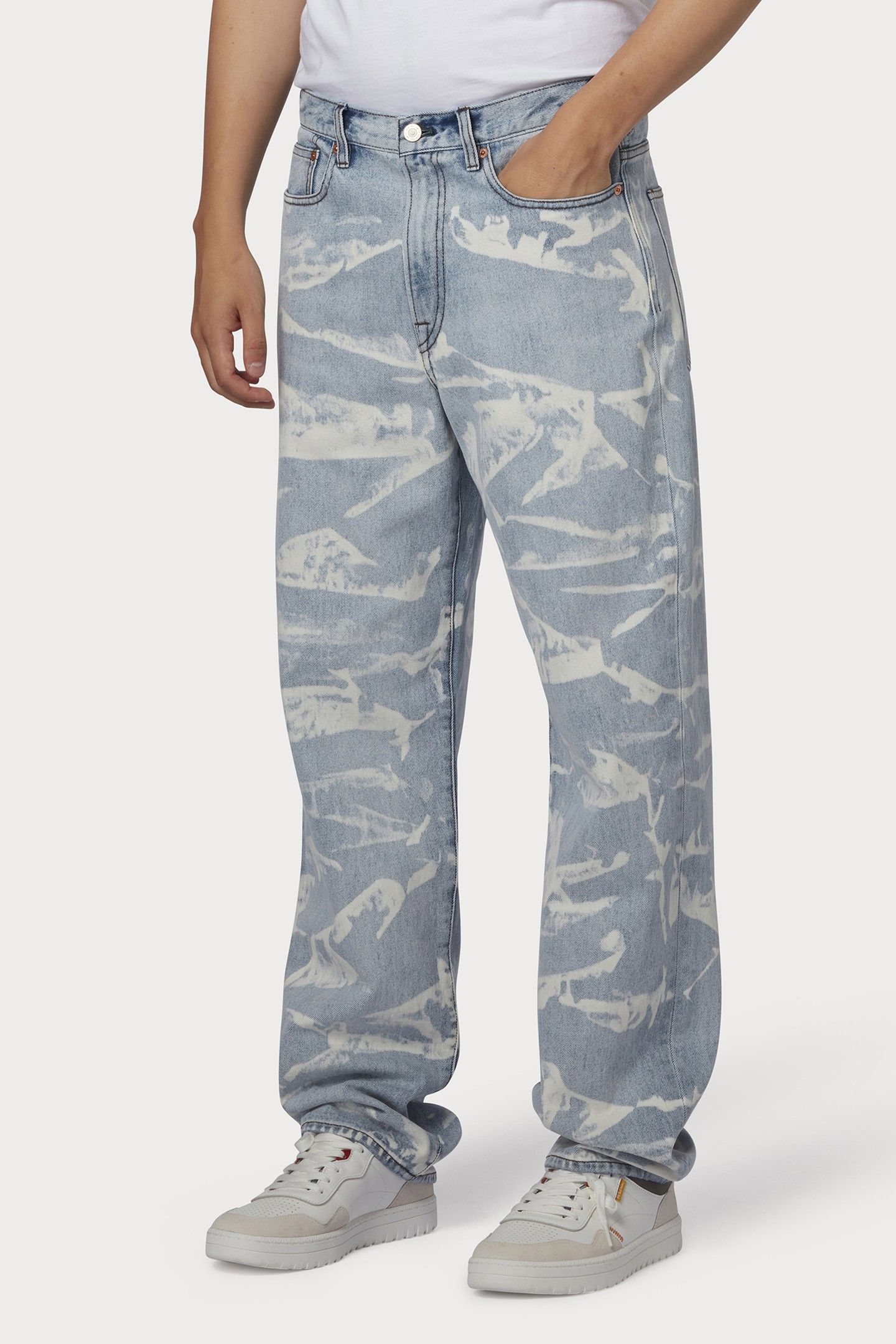 MENS RELAXED FIT JEAN LIGHT BLUE 3