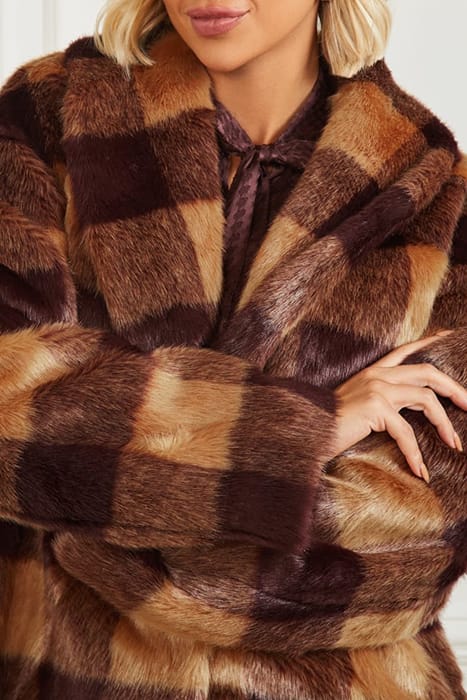 MARCIANO BY GUESS ROCHELLE COAT CAMEL AND DARK BOURB 4