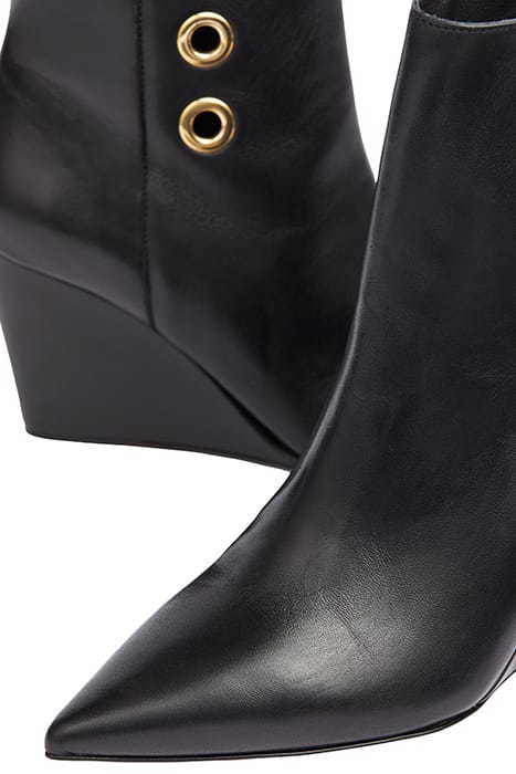 BRIE BLACK 4
