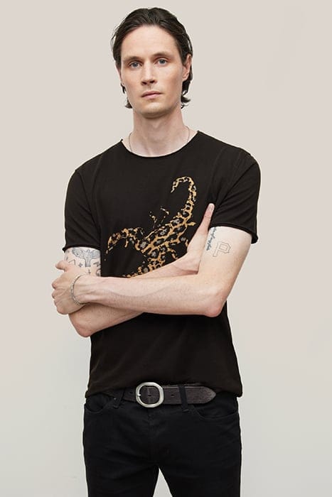 SS RAW EDGE TEE - SCORPION BLACK 1