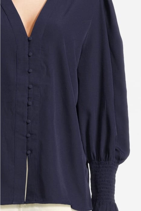 VEE BUTTON THRU BLACK 4