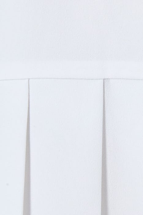 PLEAT BACK BUTTON THRU WINTER WHITE 3