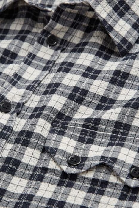 CHEMISE TISSU GAUFFRE AVEC POCHES PLAQUEES LIGHT GREY 4