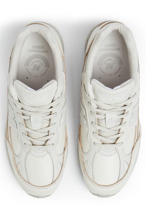 M991OW SNEAKERS IN LIGHT GREY 3