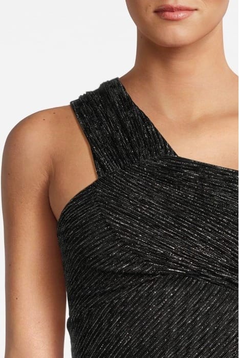 LEANDRA BLACK 4