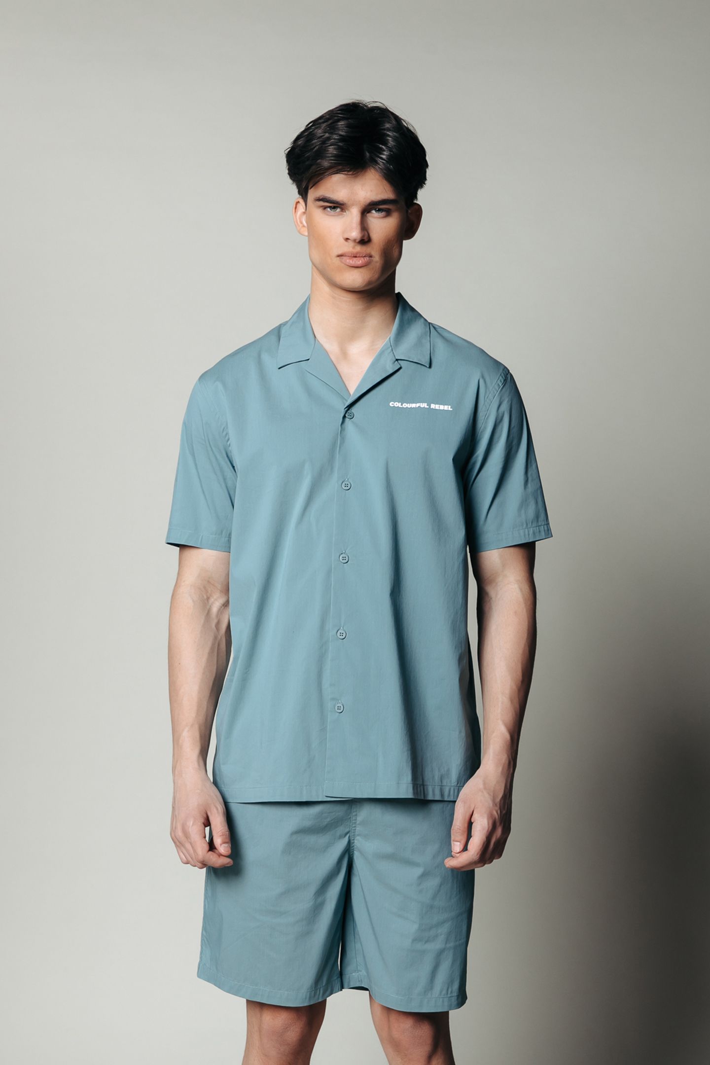 EZRA FUTURE SHORT SLEEVE SHIRT GREY ARMY 1