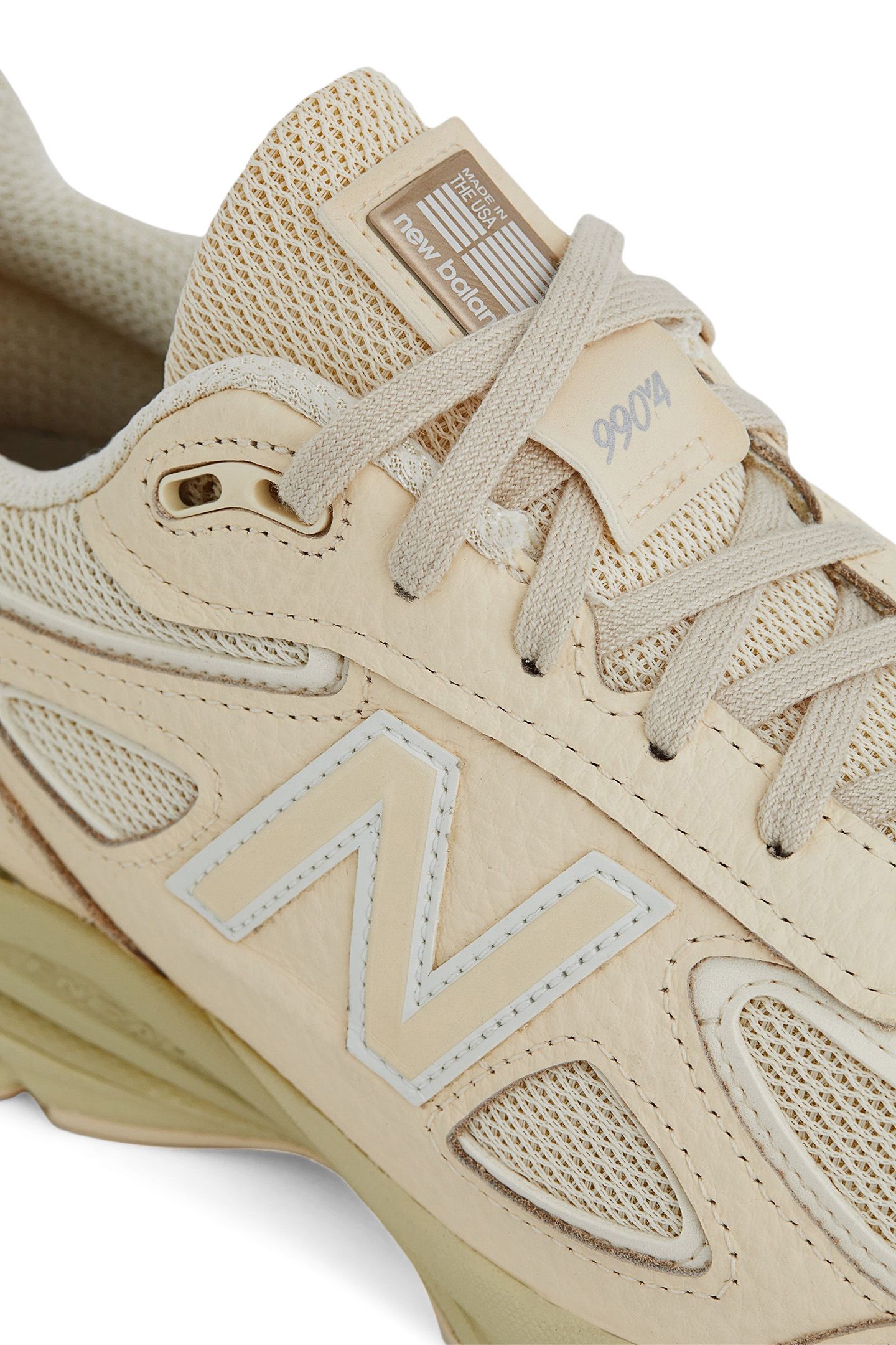 U990BO4 MADE IN USA SNEAKERS IN MACADAMIA NUT 7