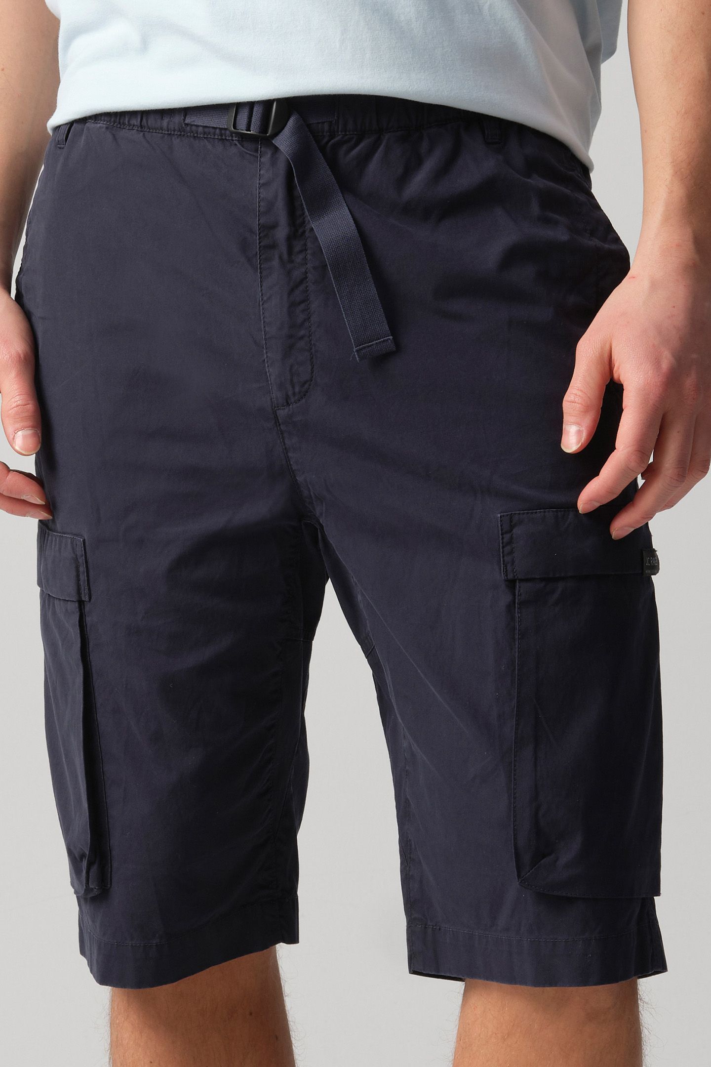 SHORT SKY CAPTAIN 4