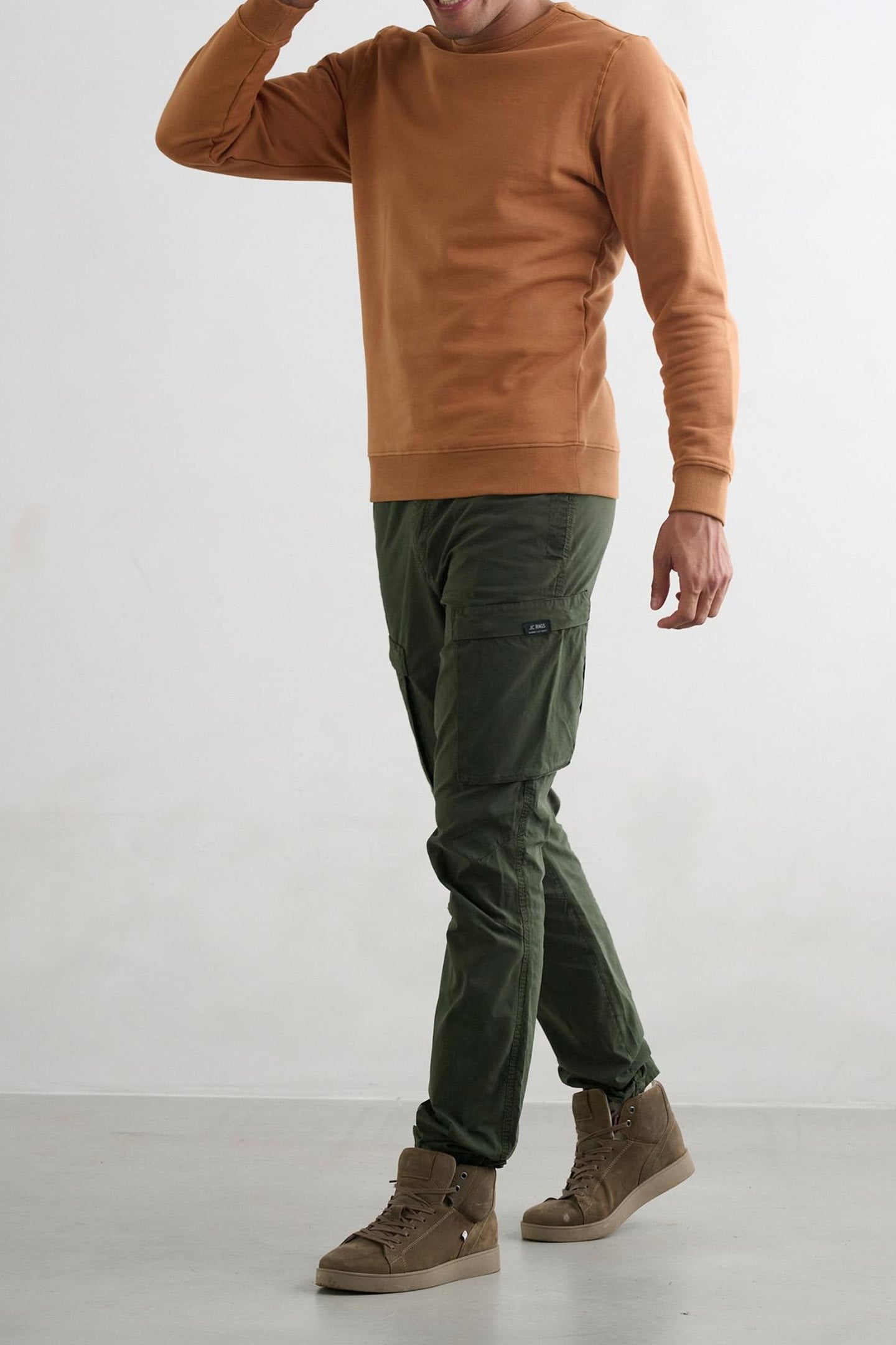SWEATER ALMOND 1