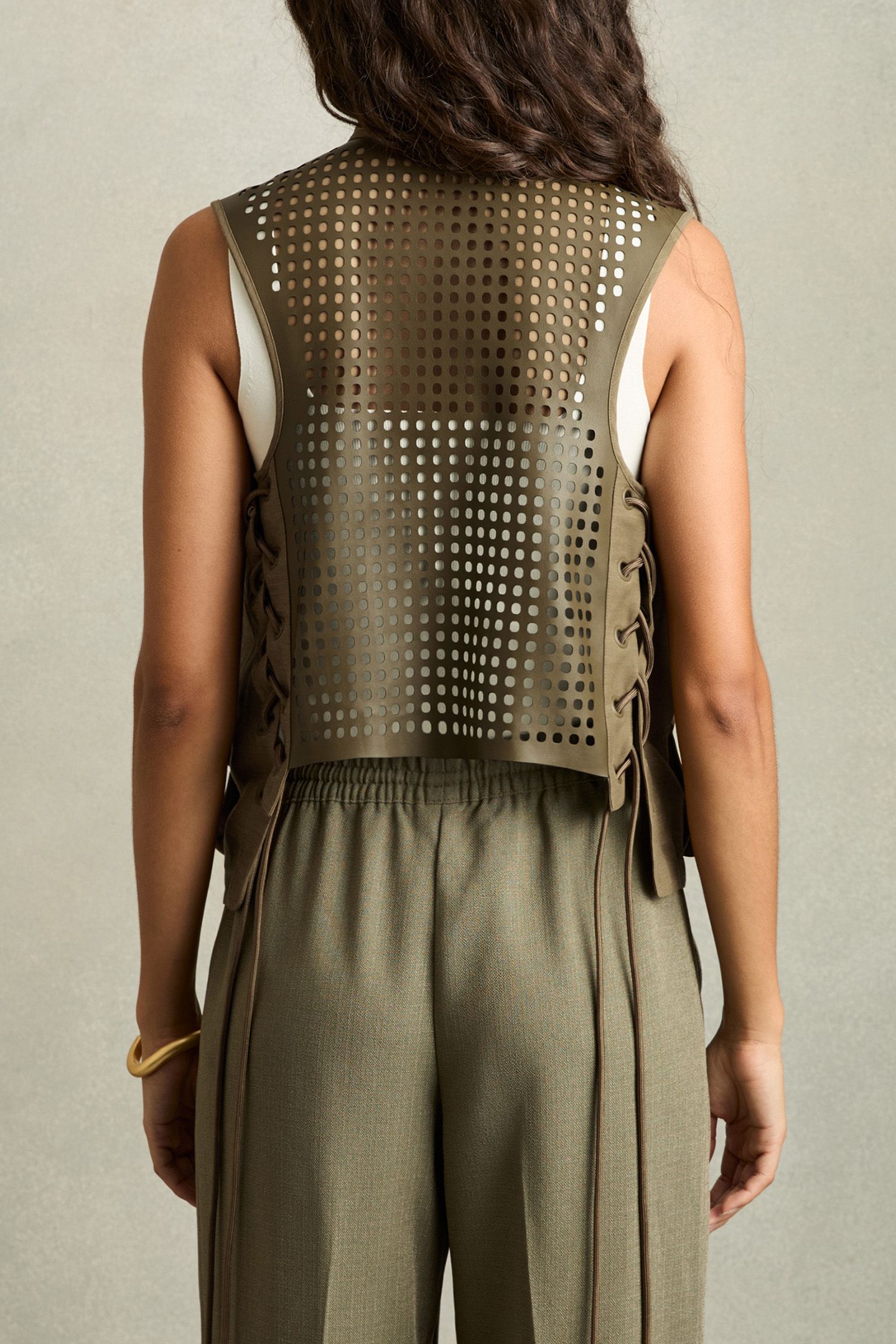 GRACE POCKET STITCH GILLET KHAKI 2