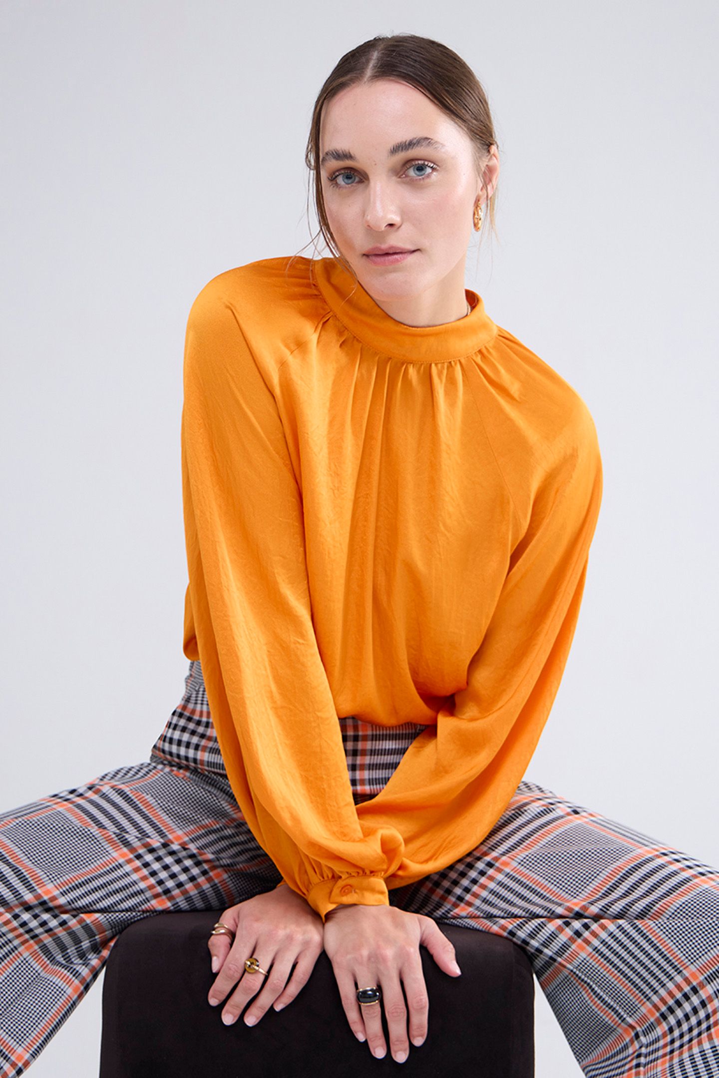 TOP HIGH NECK SILKY TOUCH ORANGE 3