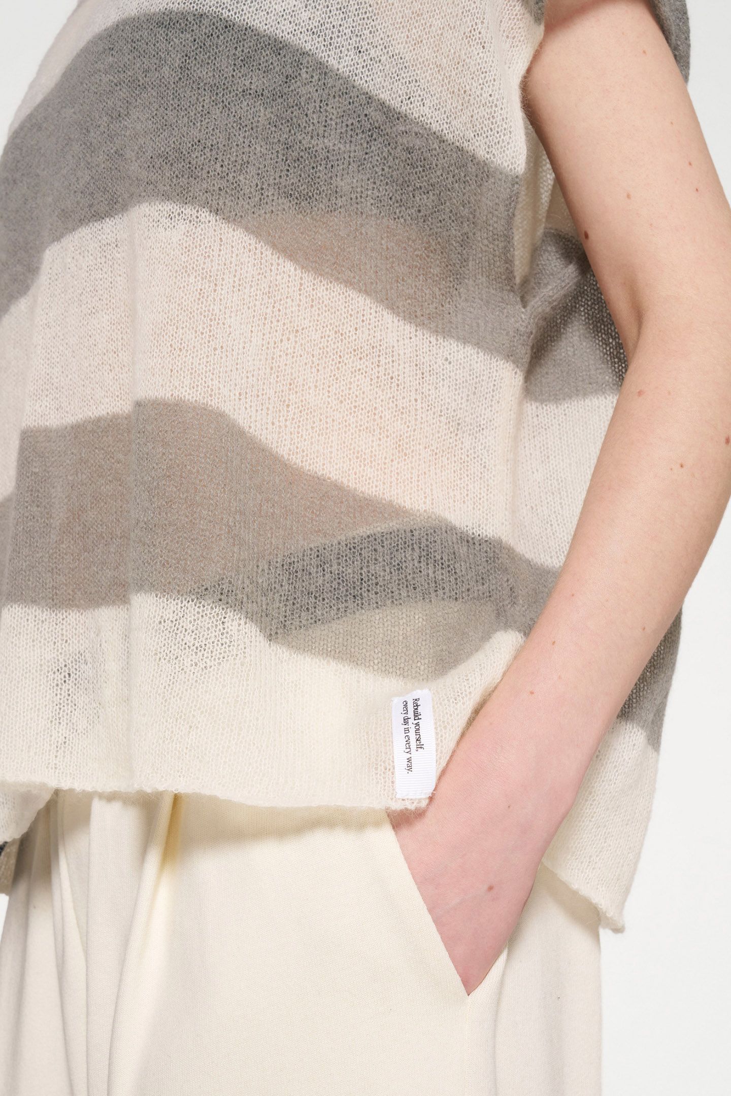 KNIT TOP STRIPES ECRU/SAGE 6
