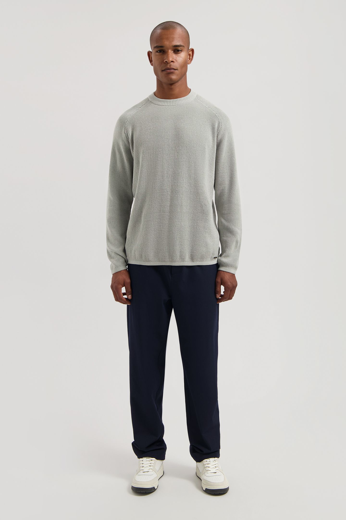 DS-CHENILLE CREWNECK GHOST GREY 3