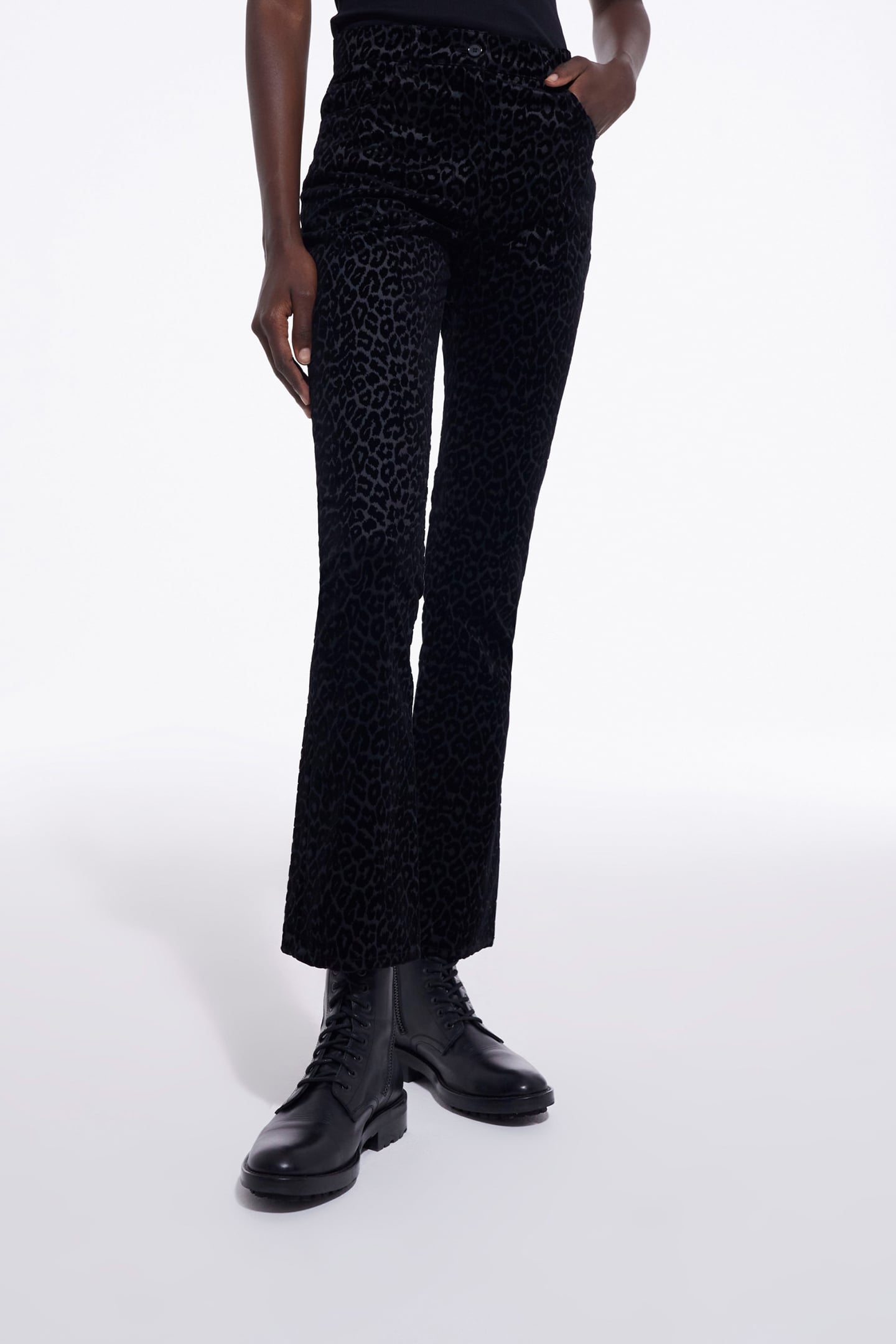 LEO COSTUME PANTS BLACK 1