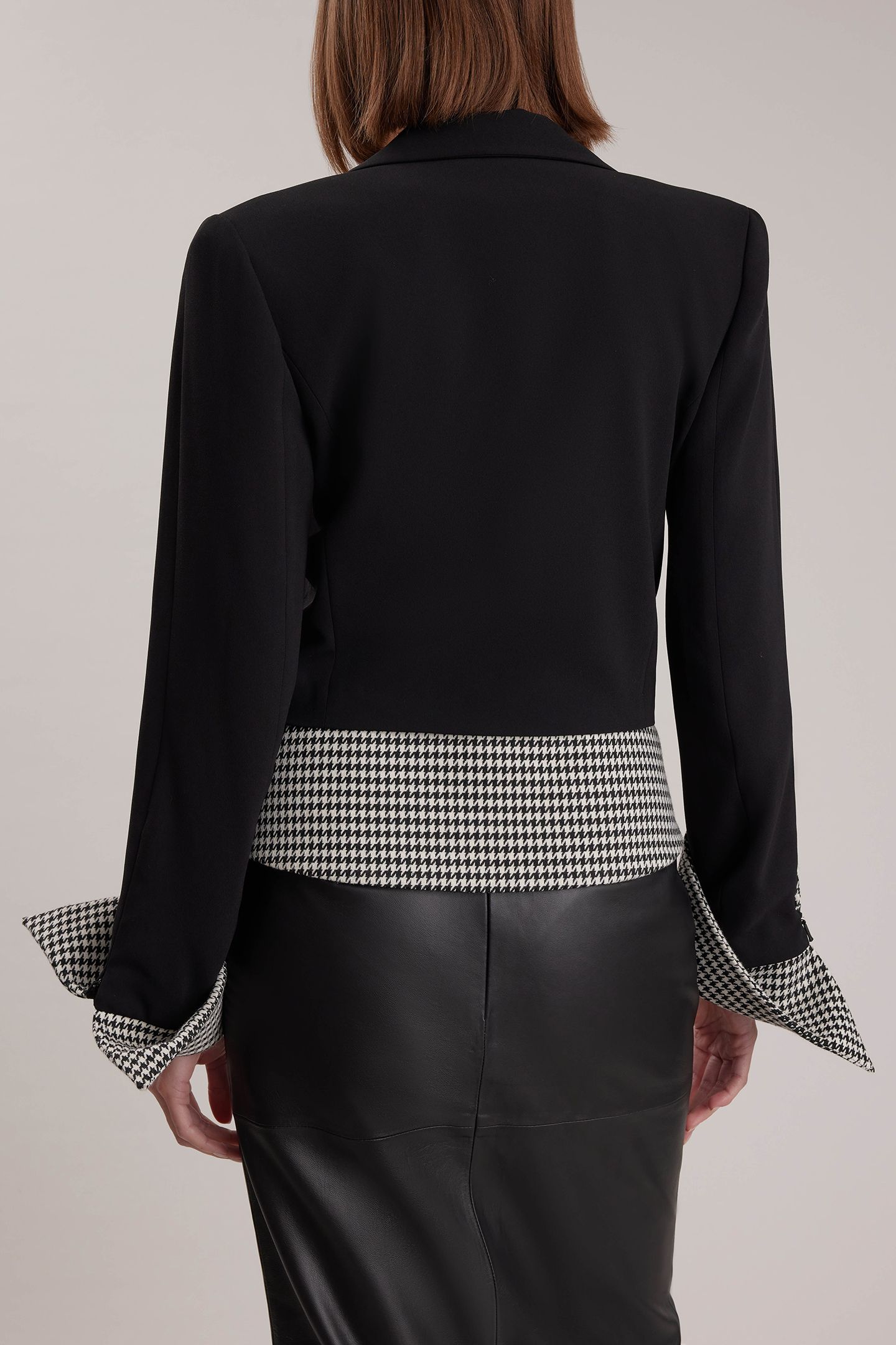 MIA VESTE BLACK 2
