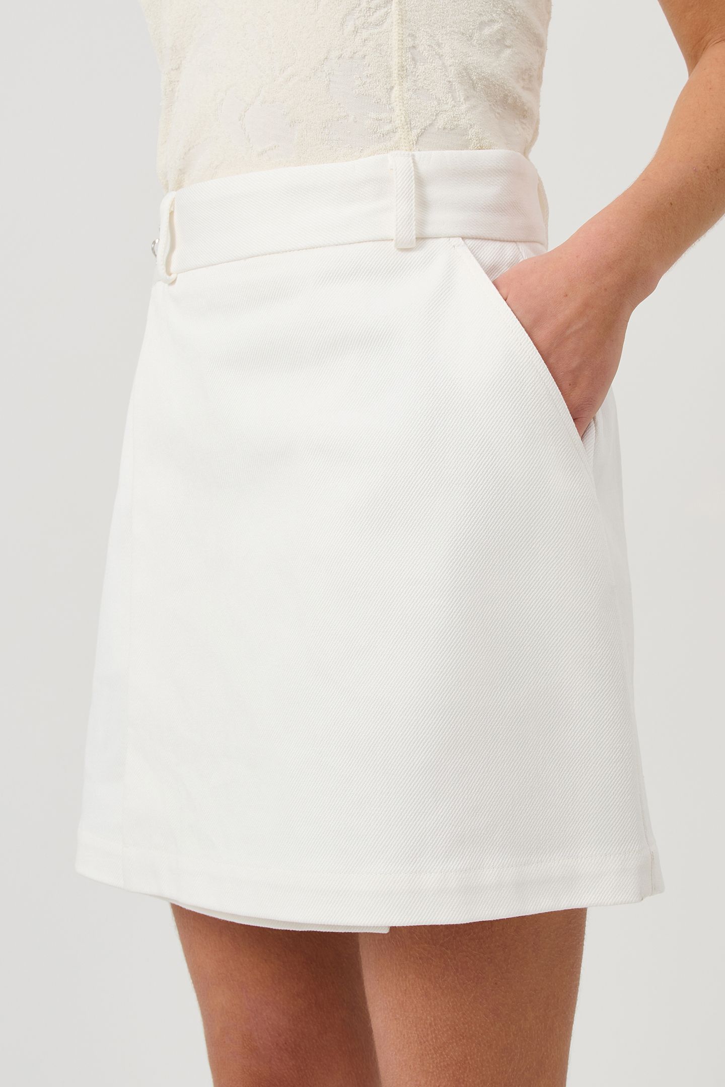 SKIRT WHITE 5
