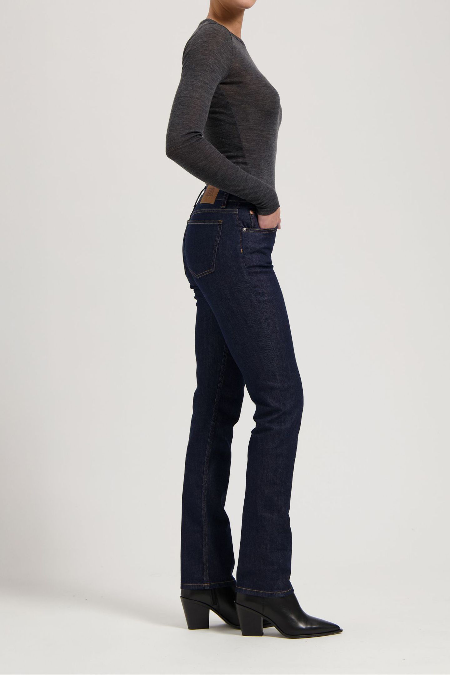 LOGAN MID SLIM RINSE 5