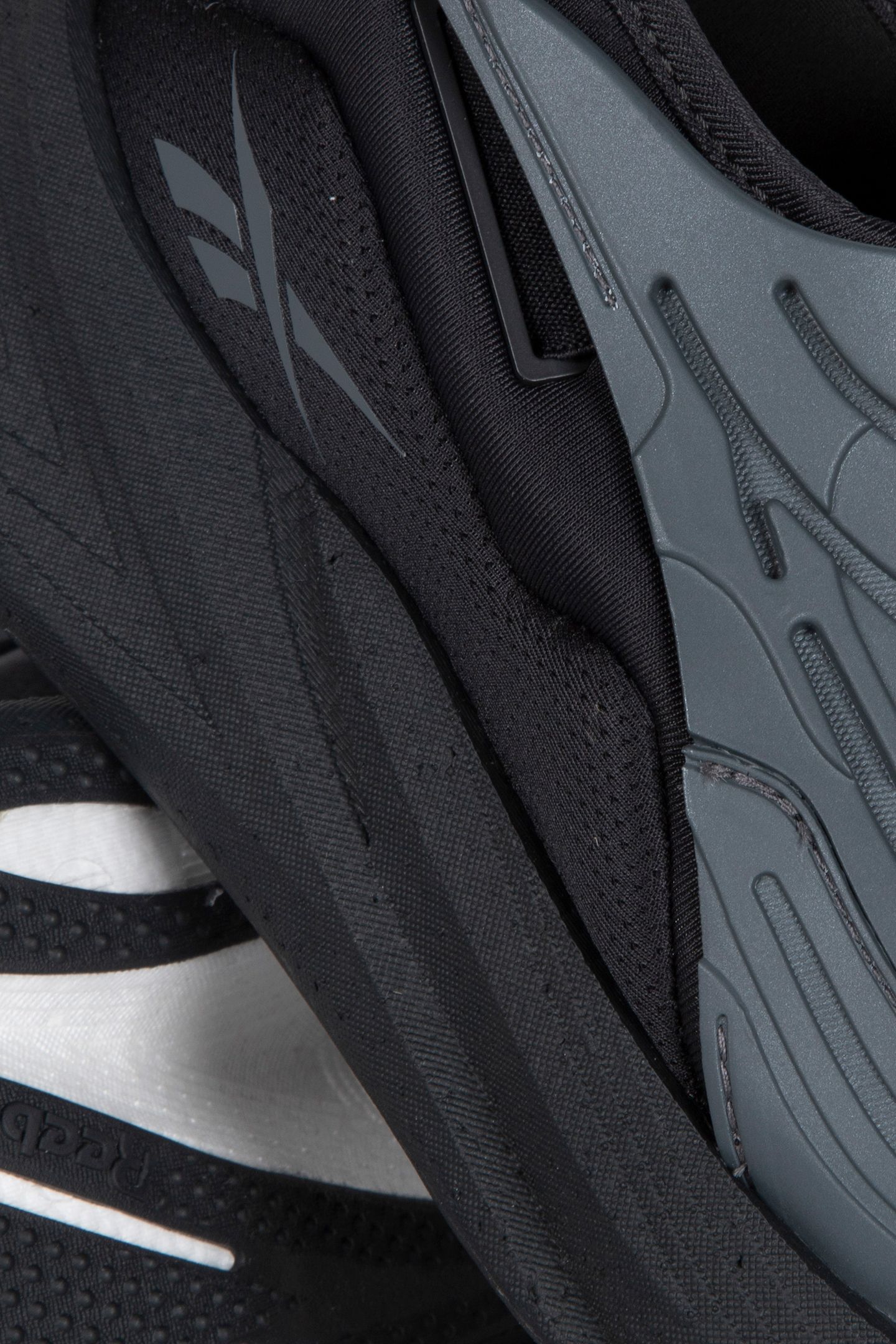 REEBOK – FLOATRIDE ENERGY ARGUS X BLACK/AGED SILVER 4