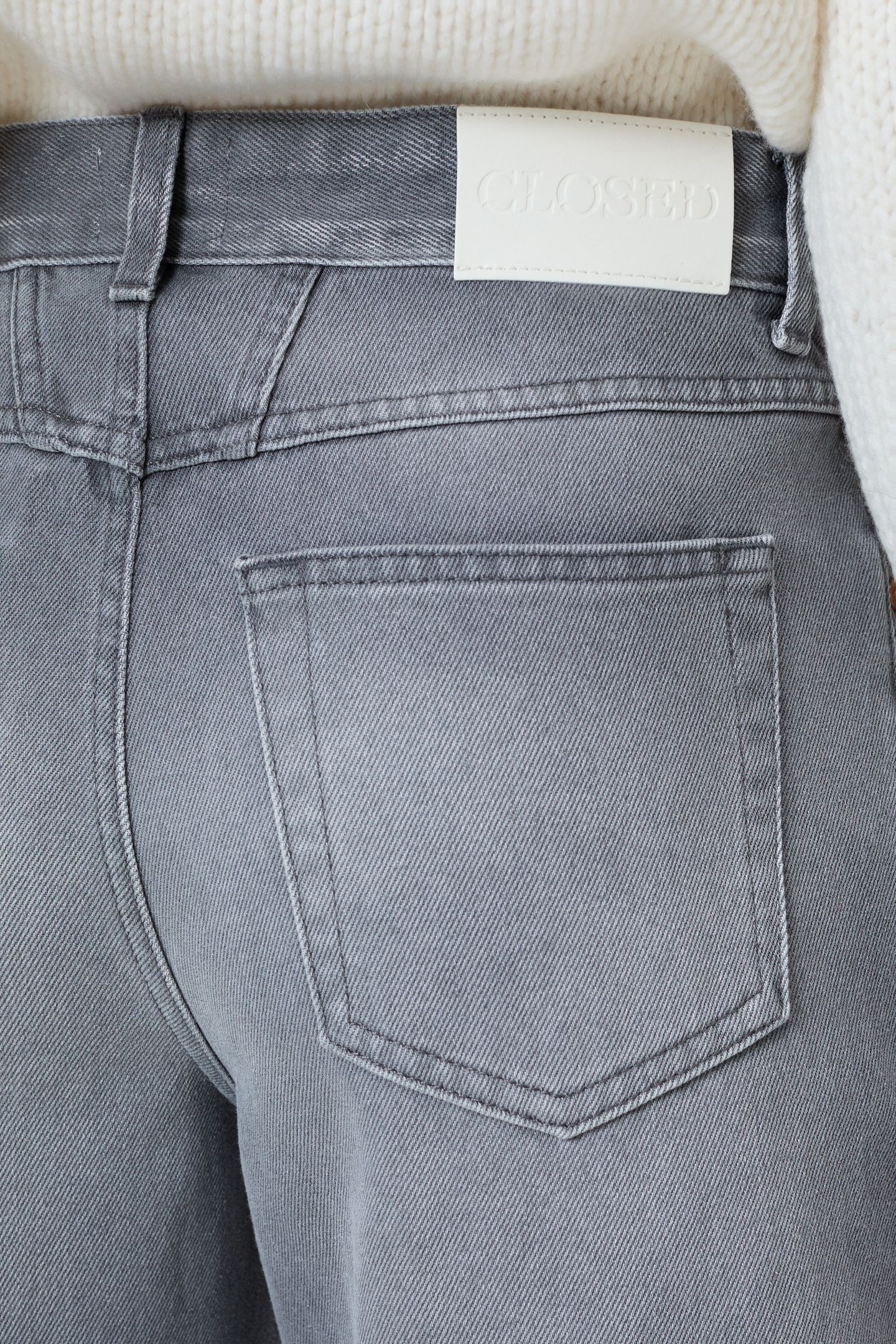 NIKKA JEANS MID GREY 4