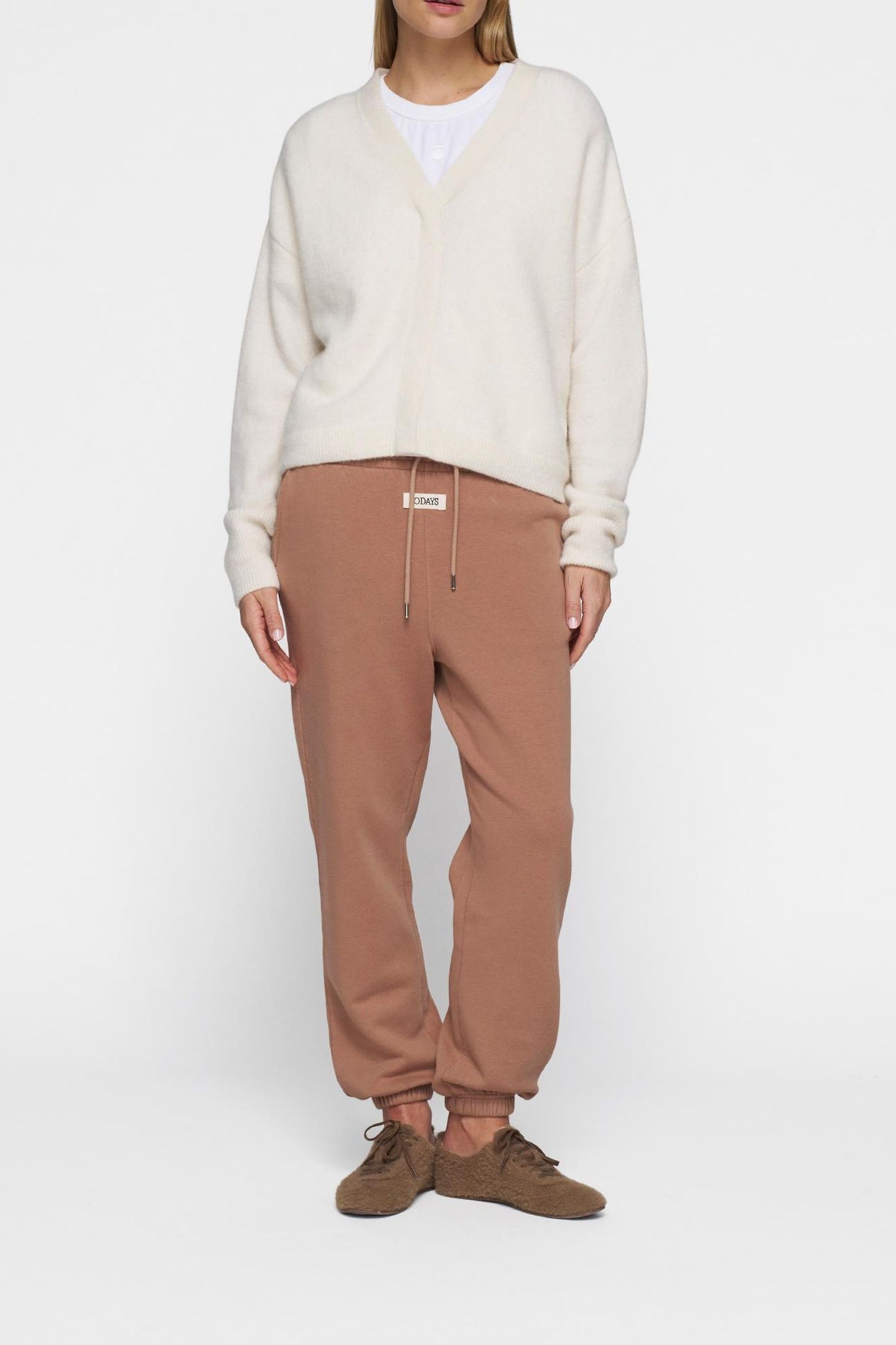 V-NECK KNIT SWEATER ECRU 1
