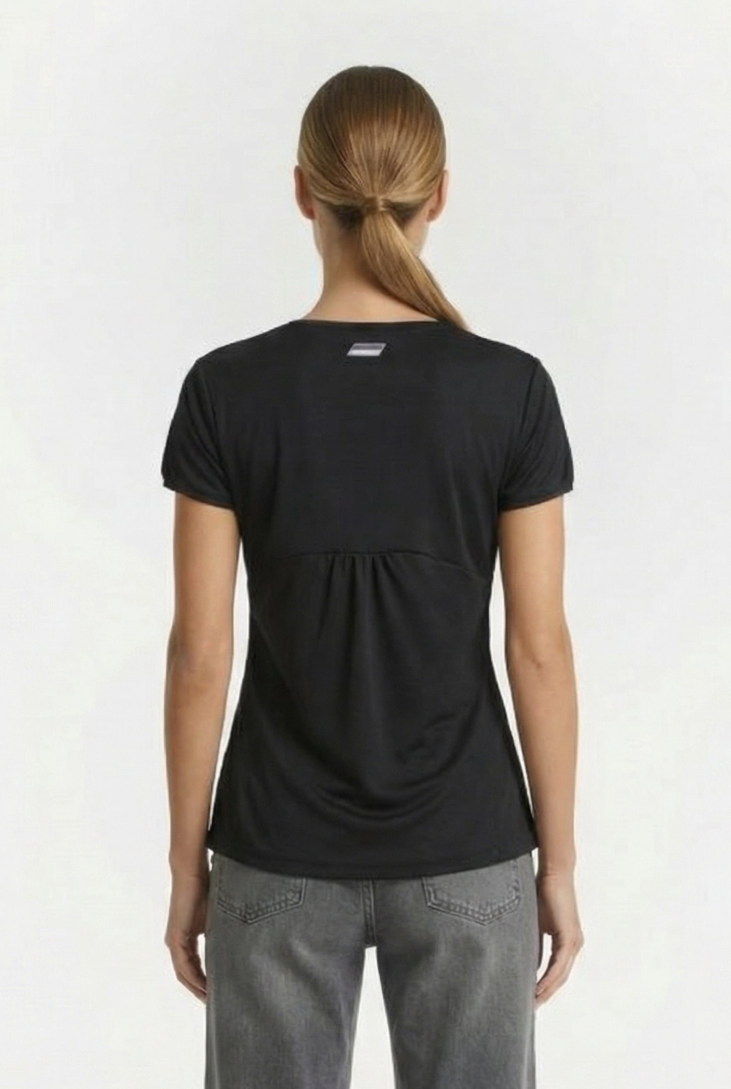 W PERFORMANCE TEE BASIC BLACK 2