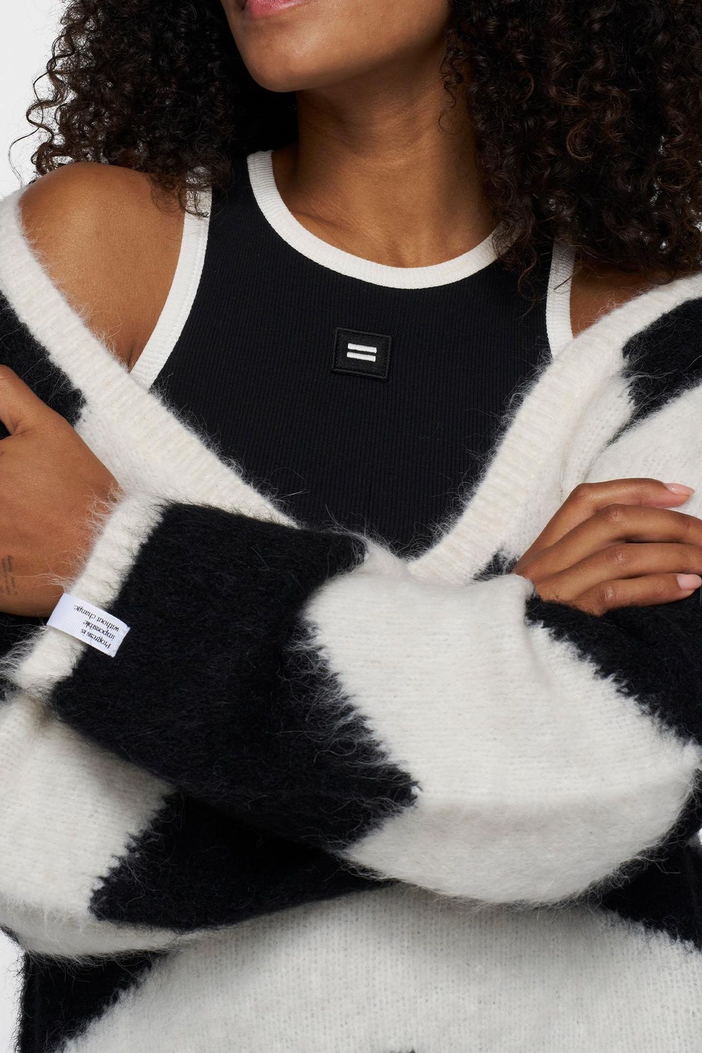 SOFT V-NECK SWEATER STRIPE ECRU/BLACK 6