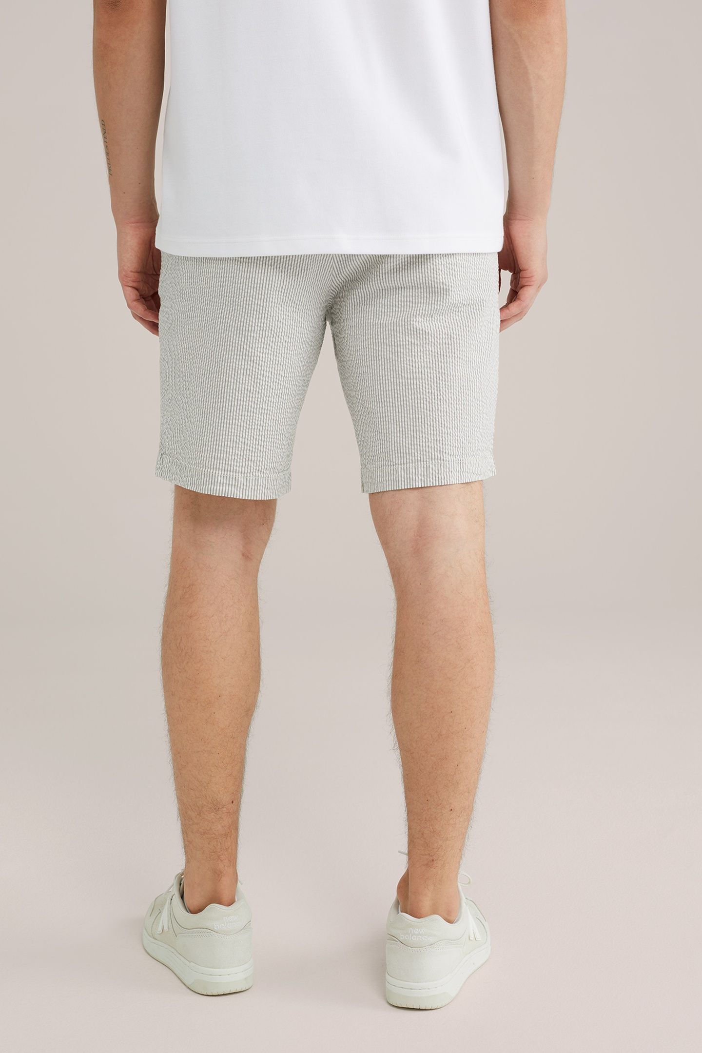 SHORT GREY 8